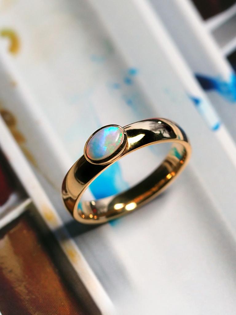 Opal Yellow Gold Ring Nacreous Natural Gem Engagement ring For Sale 3