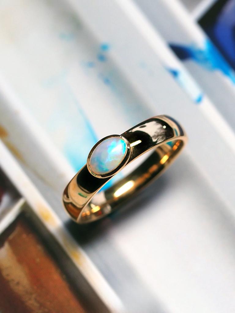 Opal Yellow Gold Ring Nacreous Natural Gem Engagement ring For Sale 5