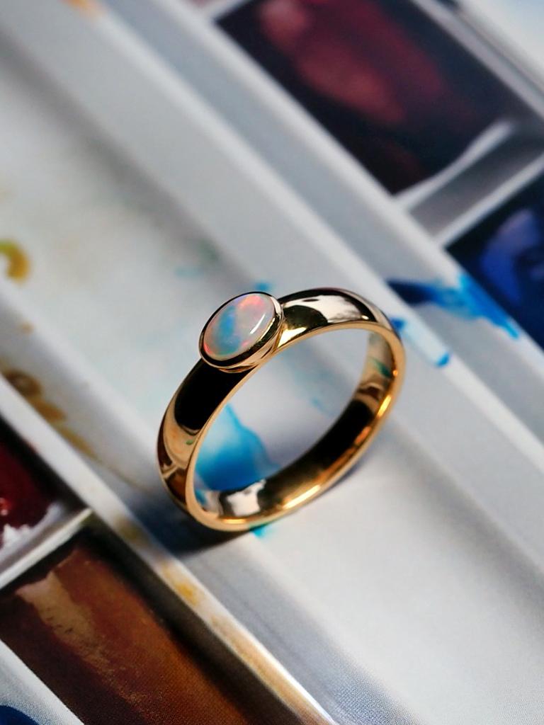 Opal Yellow Gold Ring Nacreous Natural Gem Engagement ring For Sale 7