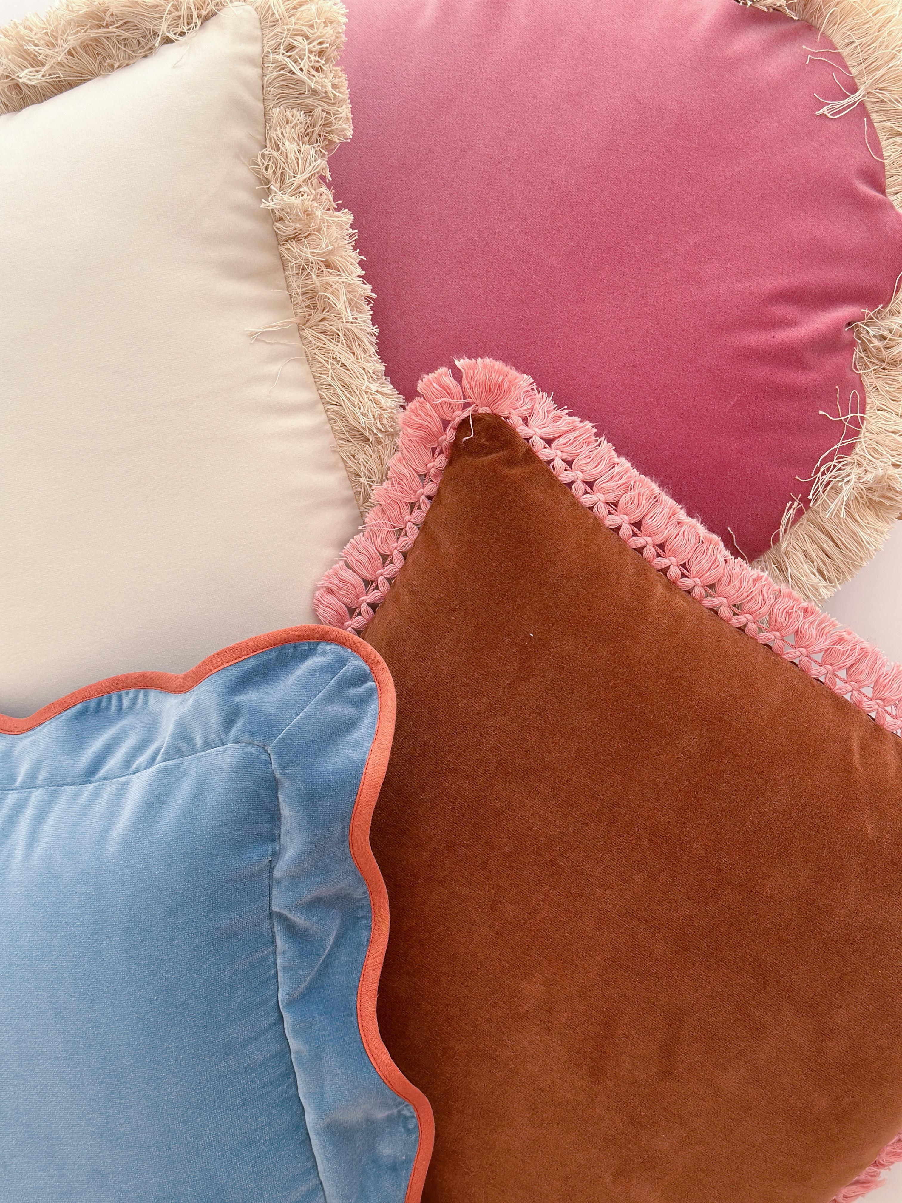 Transform your space with a talisman for the home of beauty, good energies and comfort.
Elevate your home’s ambiance with our handcrafted cushion, designed to bring beauty, positive energies, and comfort.
Each cushion is handmade in Portugal by