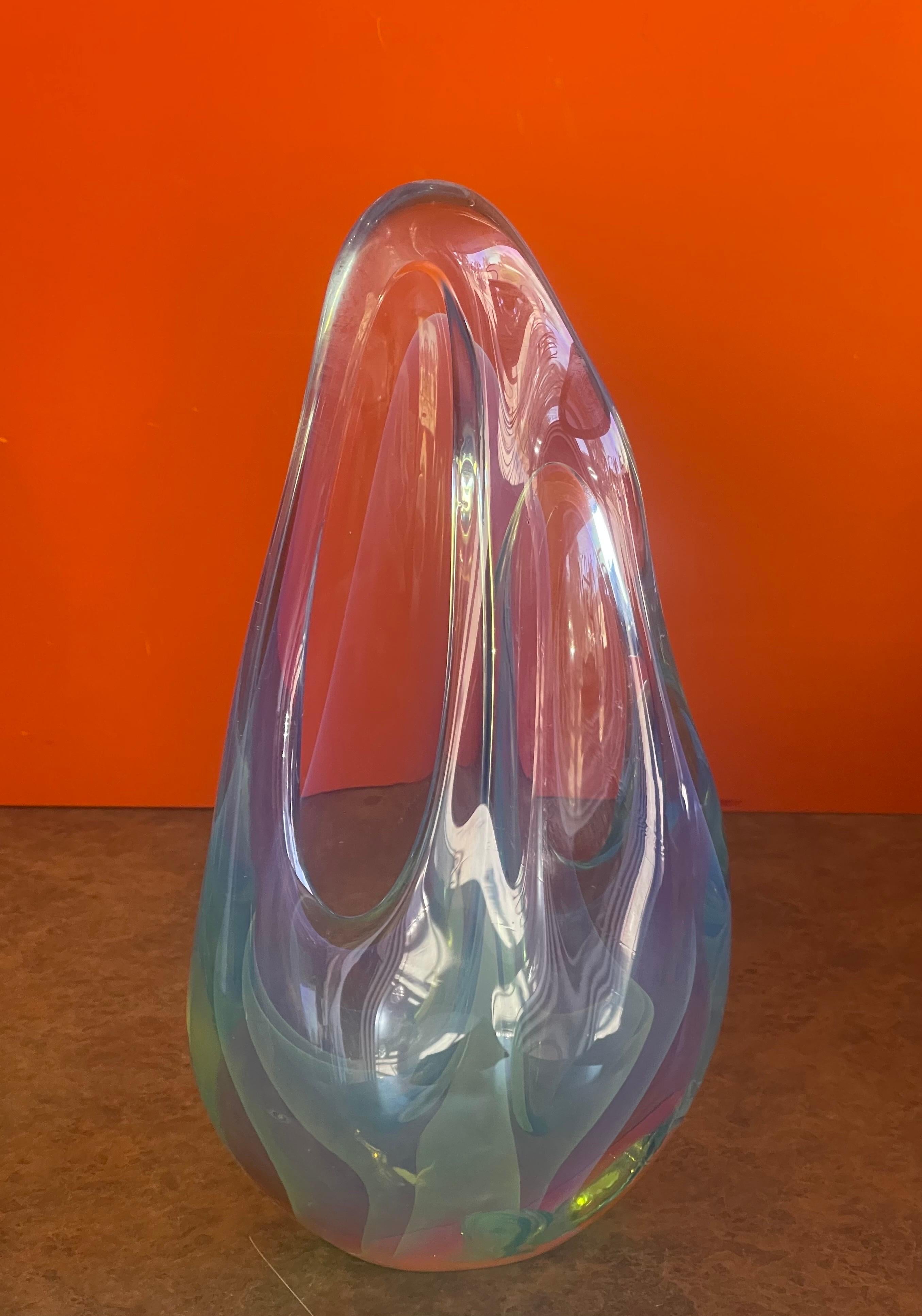Mid-Century Modern Sculpture en verre d'art en opalescence en forme de goutte d'eau de Charles Wright en vente