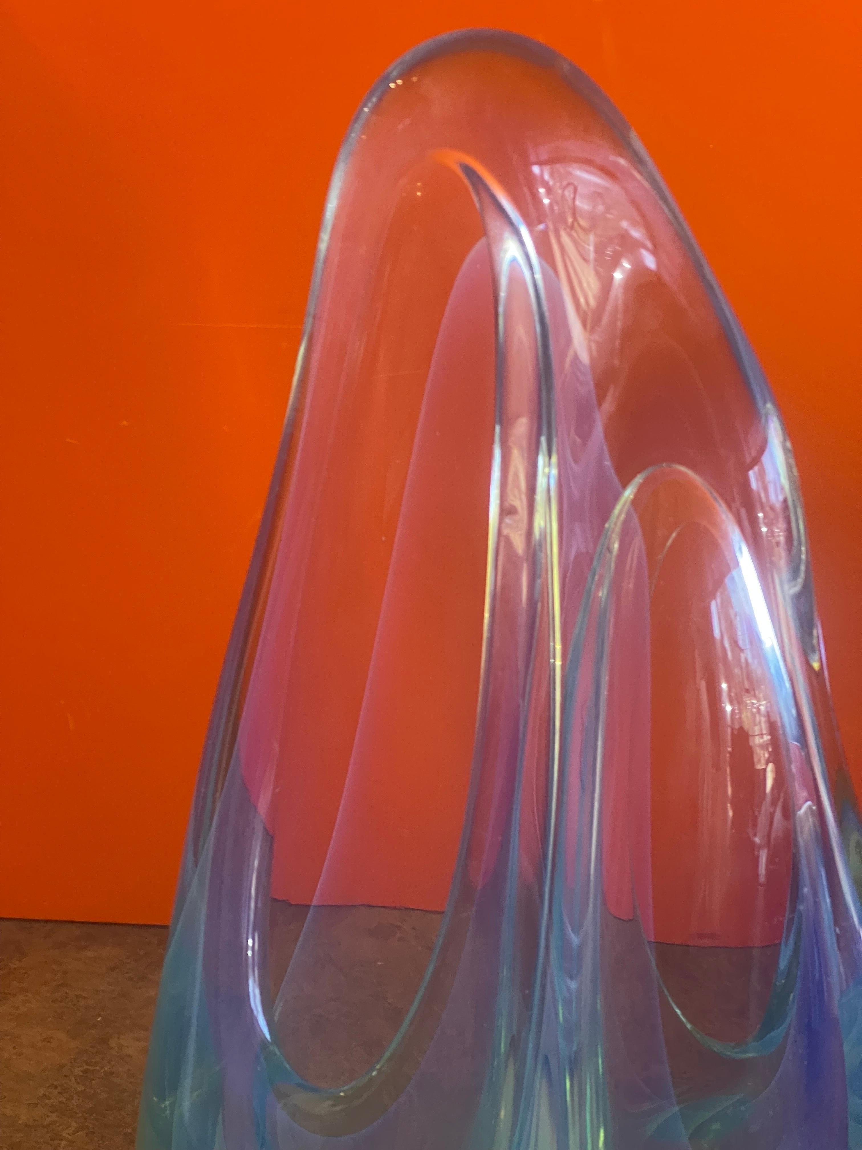 20ième siècle Sculpture en verre d'art en opalescence en forme de goutte d'eau de Charles Wright en vente