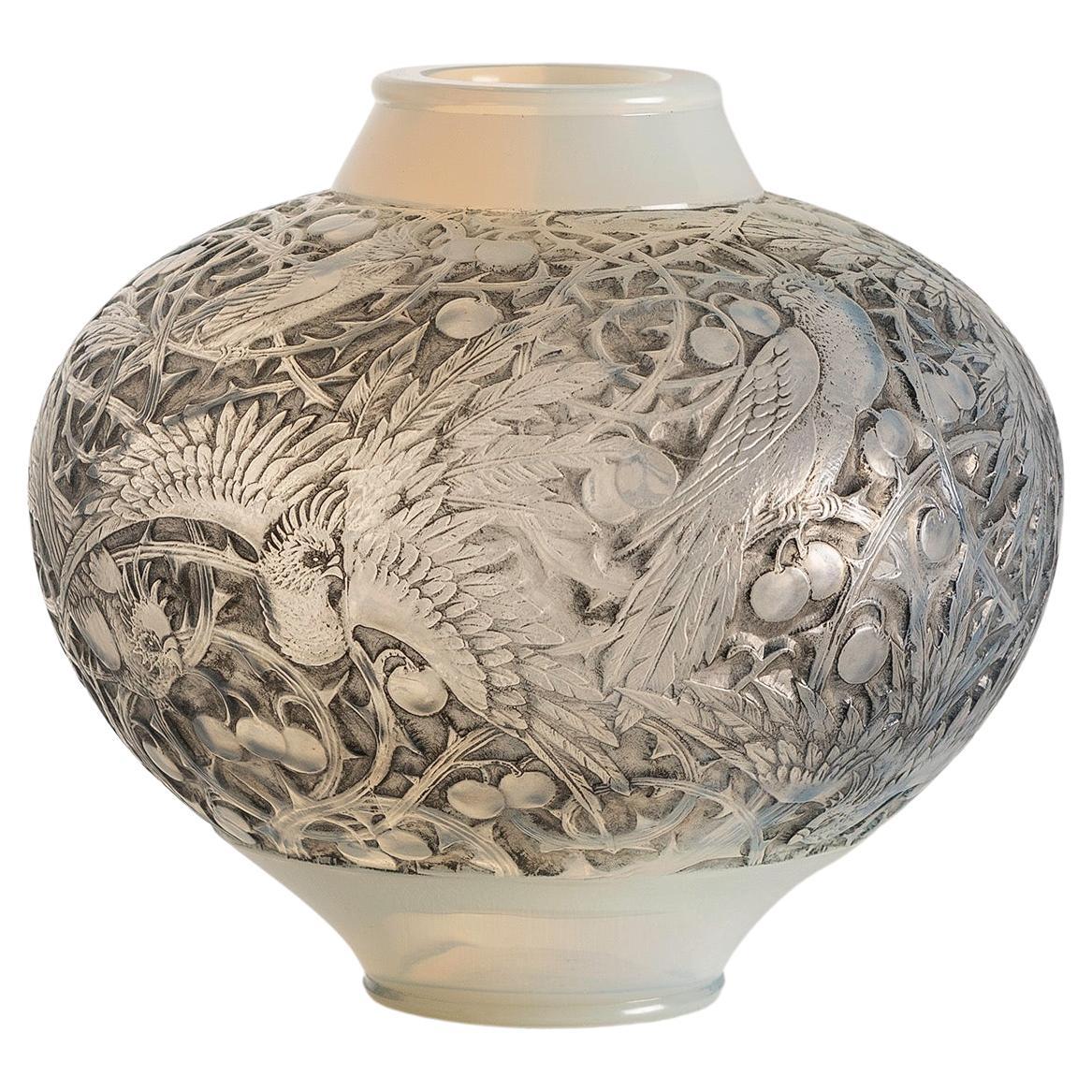 Opalisierende Vase Aras Nr. 919 von René Lalique 1920er Jahre