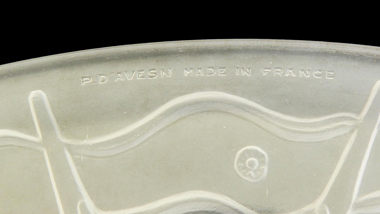 Opalescent Art Glass Center Bowl Schwalben P d'Avesn Französisch Designer mit Lalique (Art déco)