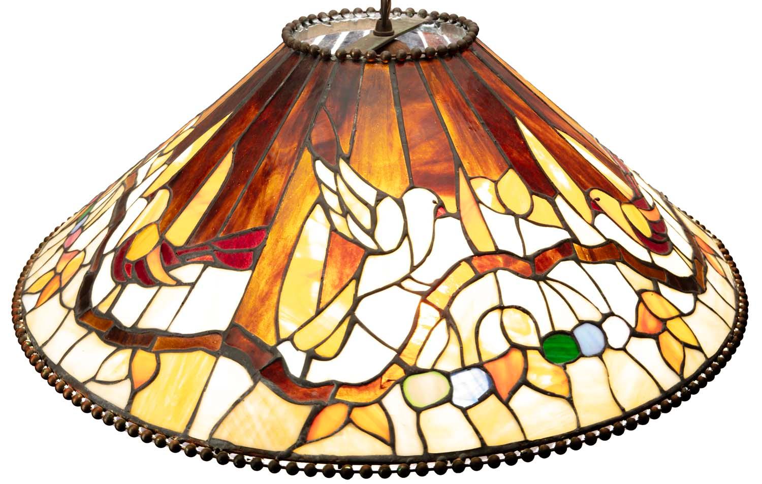 Inizio XX secolo Lampadario a forma di uccello in vetro colorato opalescente in stile Tiffany Art Nouveau in vendita