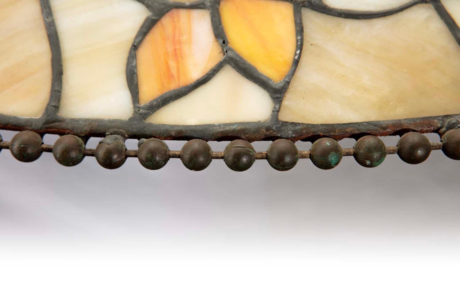 Lampadario a forma di uccello in vetro colorato opalescente in stile Tiffany Art Nouveau in vendita 3