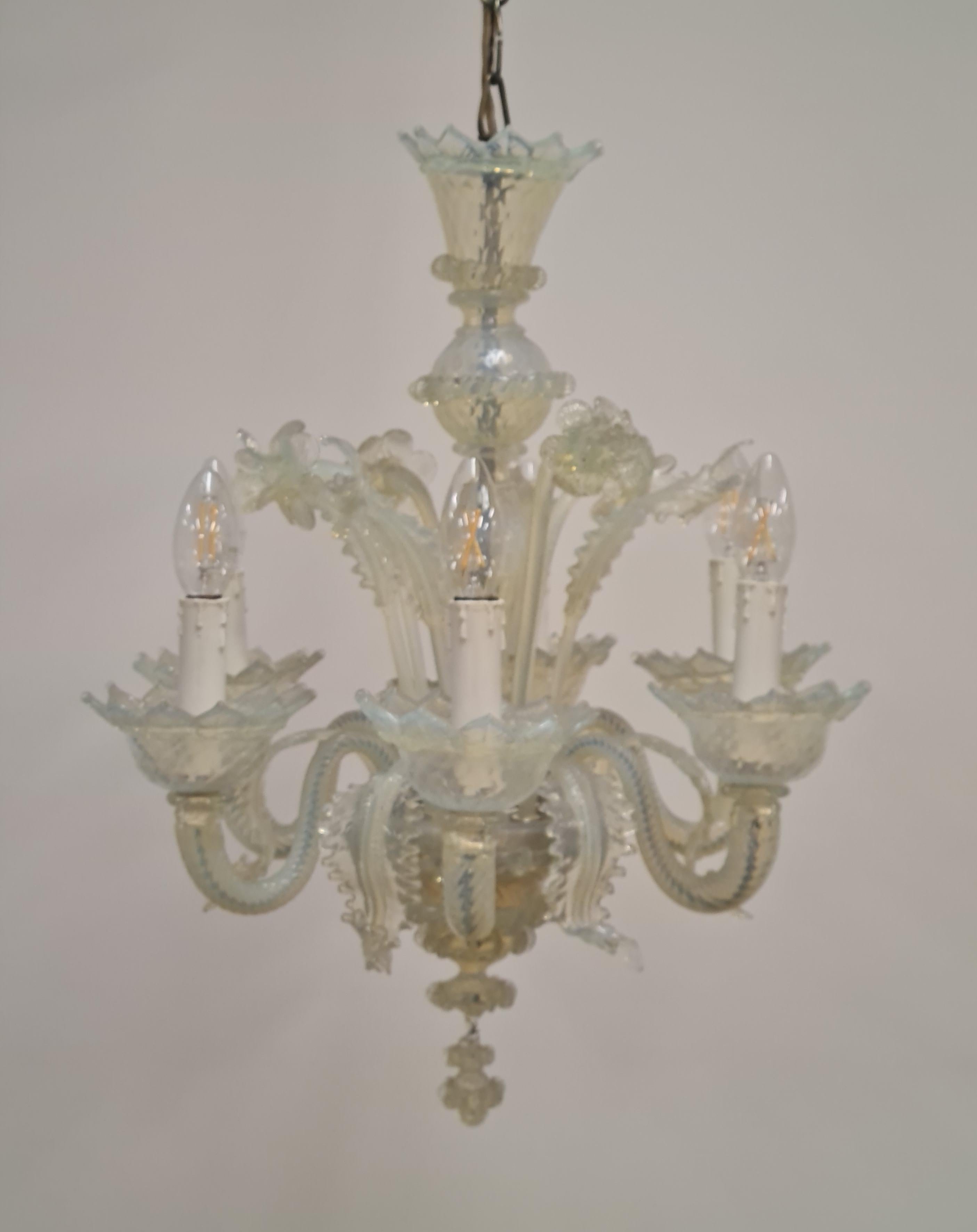Opalescent Blue and White Floral Six Arm Murano Chandelier, 1960s In Good Condition For Sale In Helsinki, FI