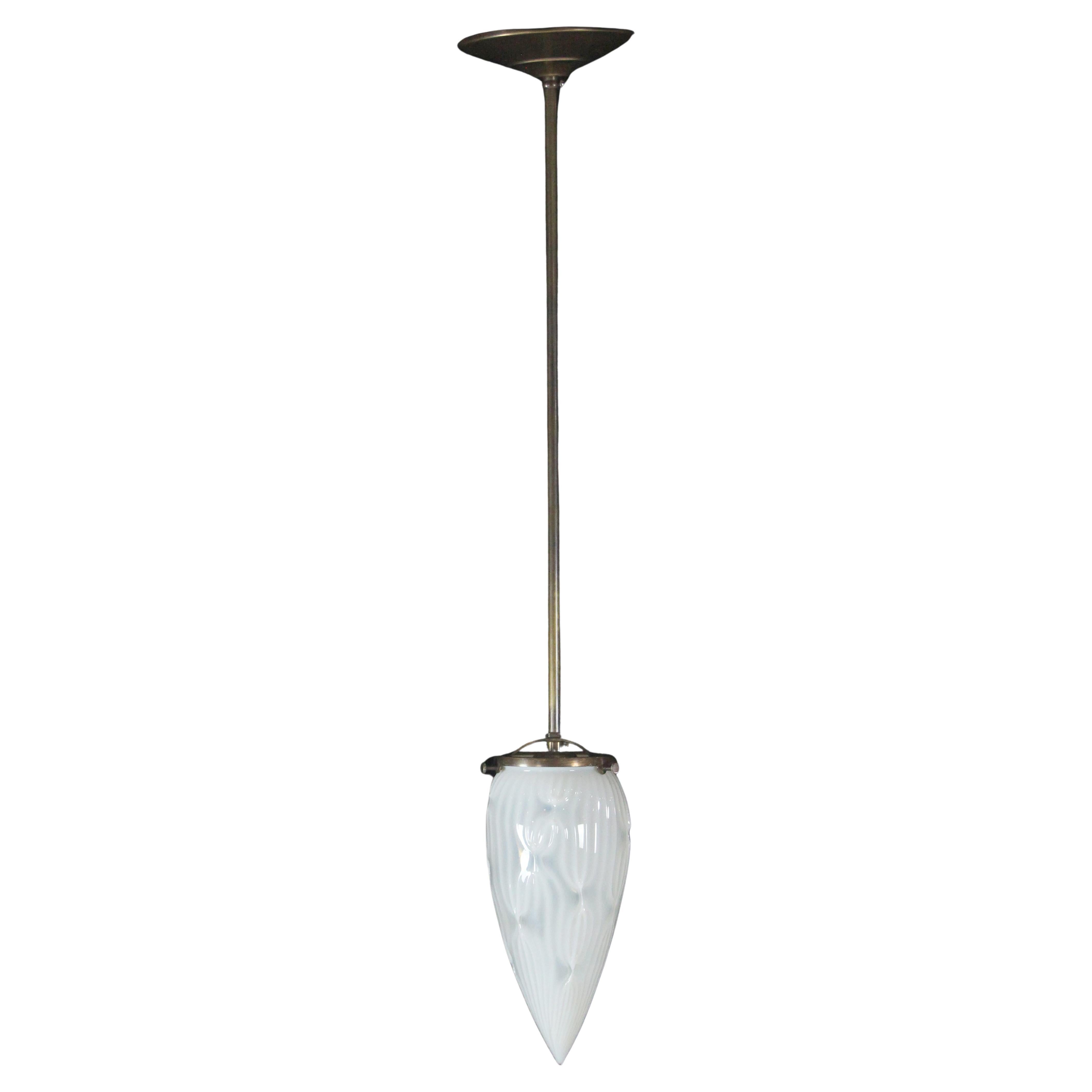 Opaleszierende Glas Kegel Schatten Pendelleuchte Messing Hardware