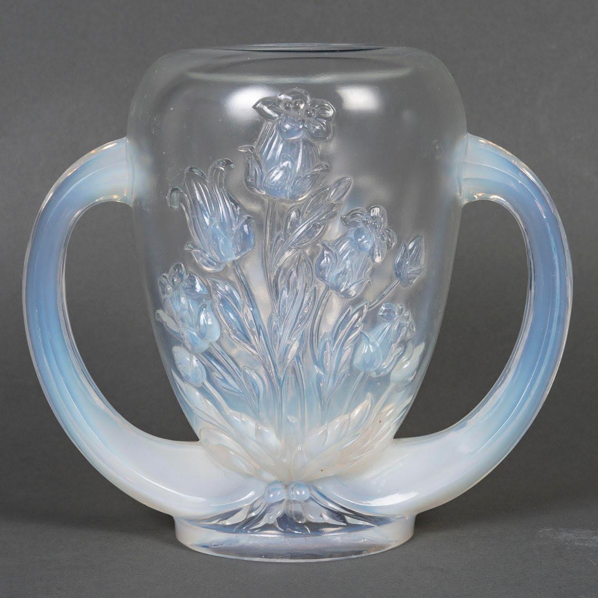French Opalescent Glass Vase from Verlys, Early 20th Century. For Sale