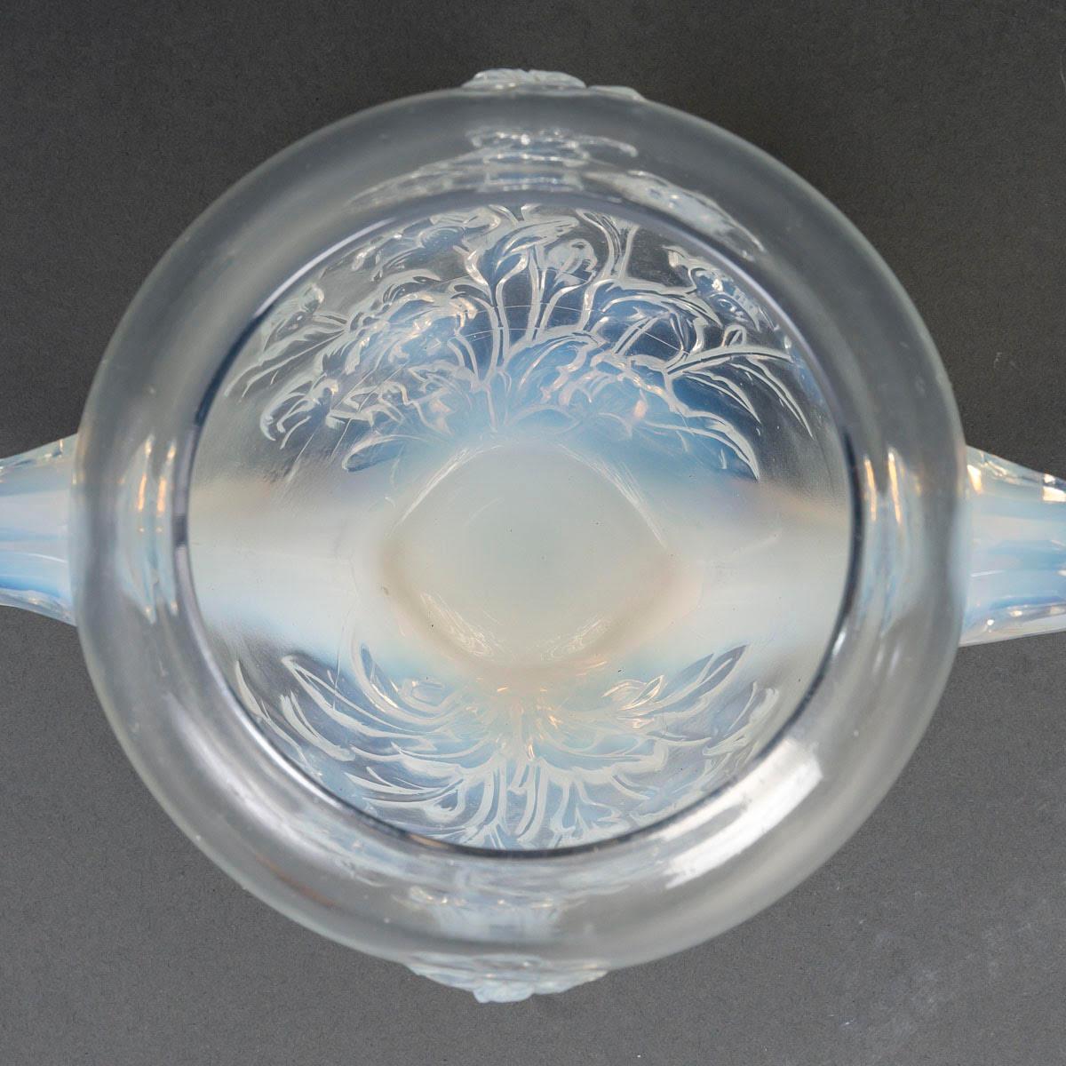 Vaso in vetro opalescente di Verlys Glass, inizio XX secolo. in vendita 1