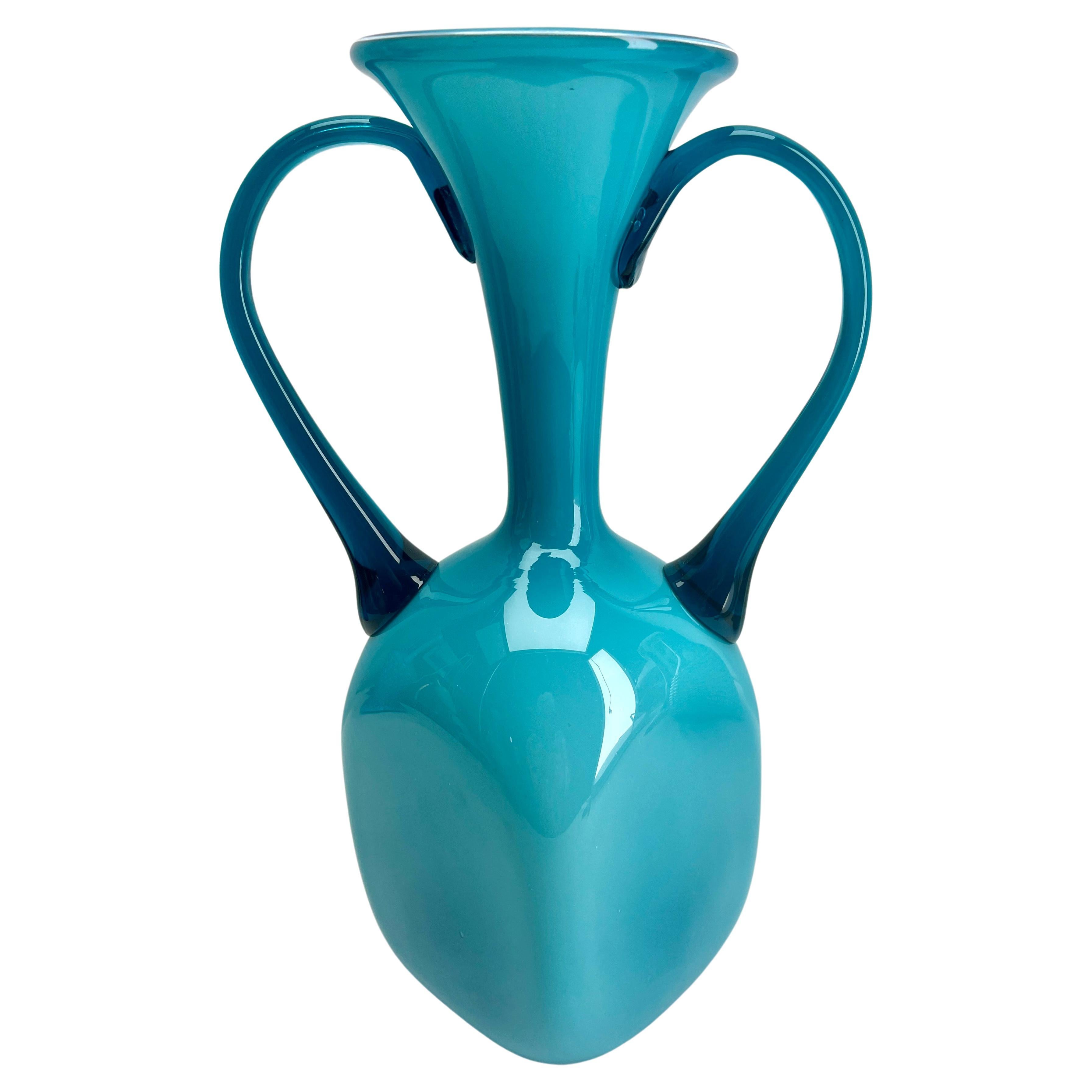 Vaso italiano opalescente con 2 manici Opaline da Firenze 1950s