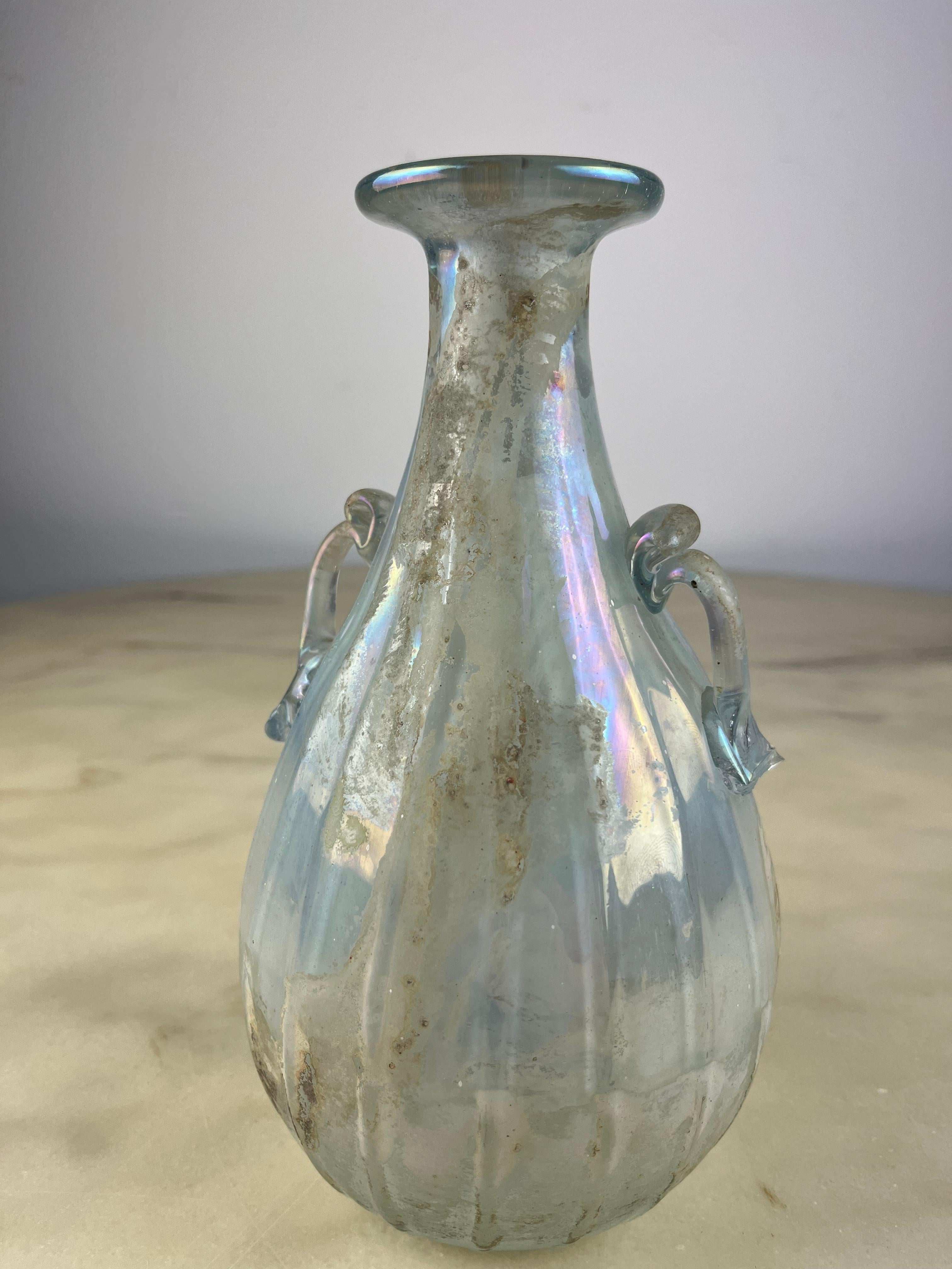 Italian Mid-Century Opalescent Murano Glass Amphora attributed to Archimede Seguso 1940s For Sale