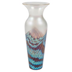 Vase en verre d'art à motif de vagues opalescentes, Lundberg Studios of California, signé