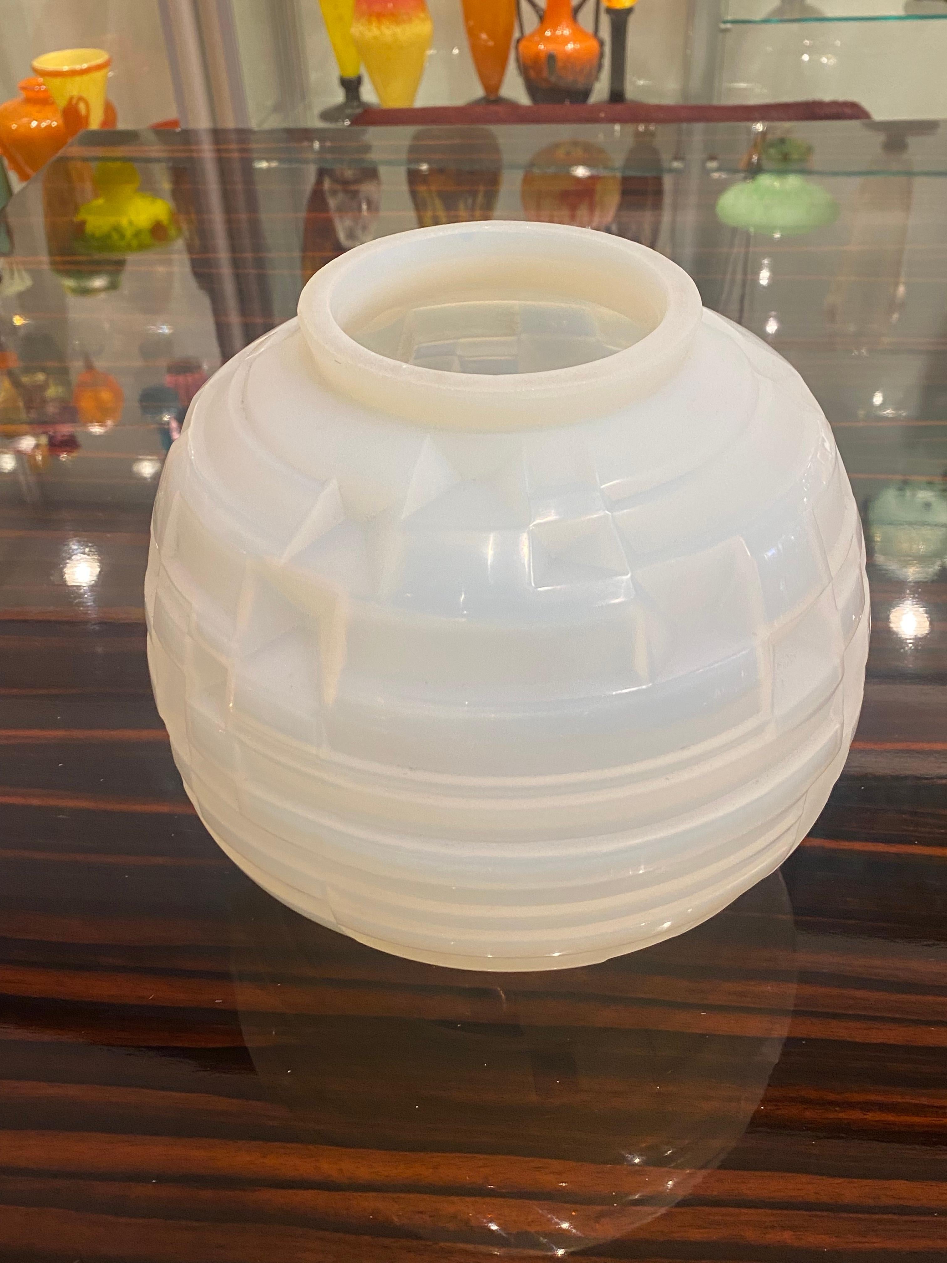 French Art Deco Opalescent White Glass Vase by André Hunebelle For Sale