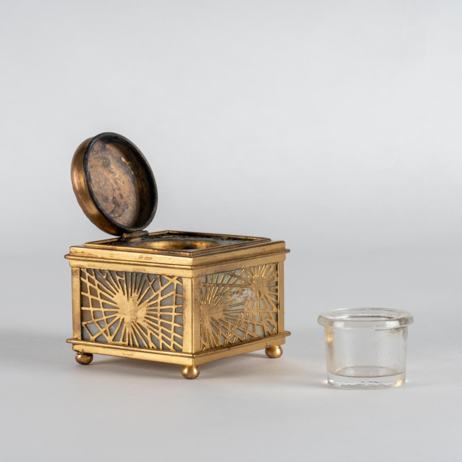 Opaline and Brass inkwell by Tiffany Studio, Early 20th Century. For Sale 1