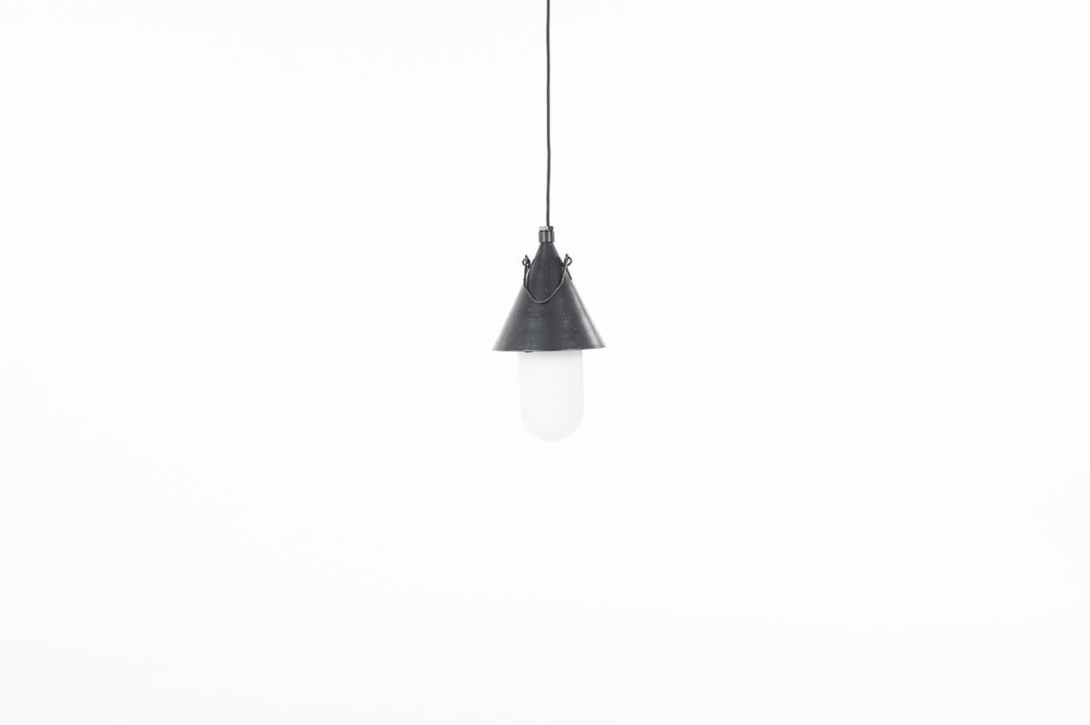 Pendant light, lantern style, from 1930 in France by Siemens.
Patinated metal conical base, opaline glass reflector.
8 Piece available.
Length of the thread: 110 cm.