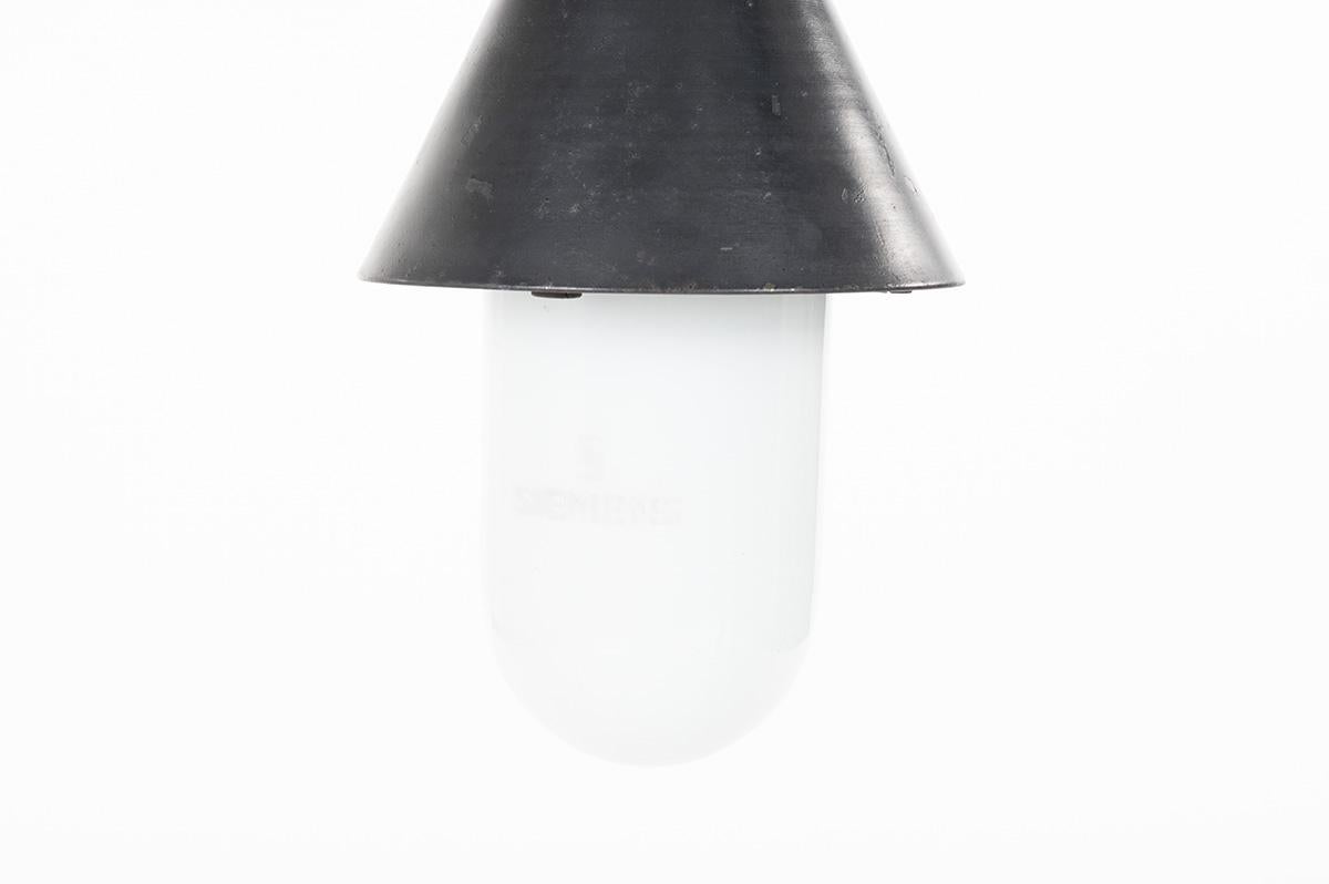 Francese Lampada a sospensione in metallo e opalina di Siemens, 1930 in vendita