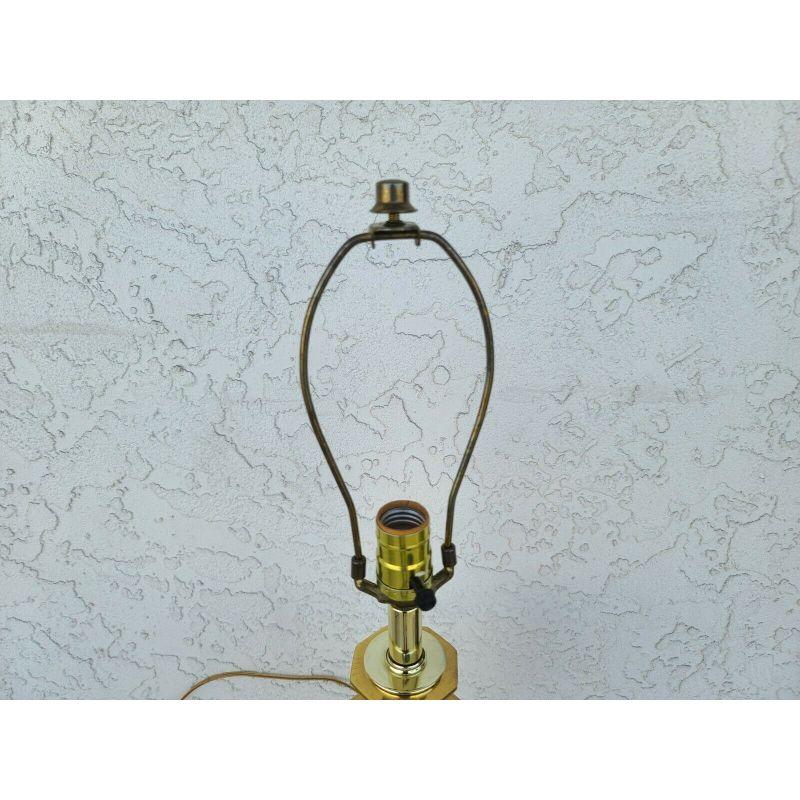 Opaline & Brass High-End Table Lamp For Sale 3
