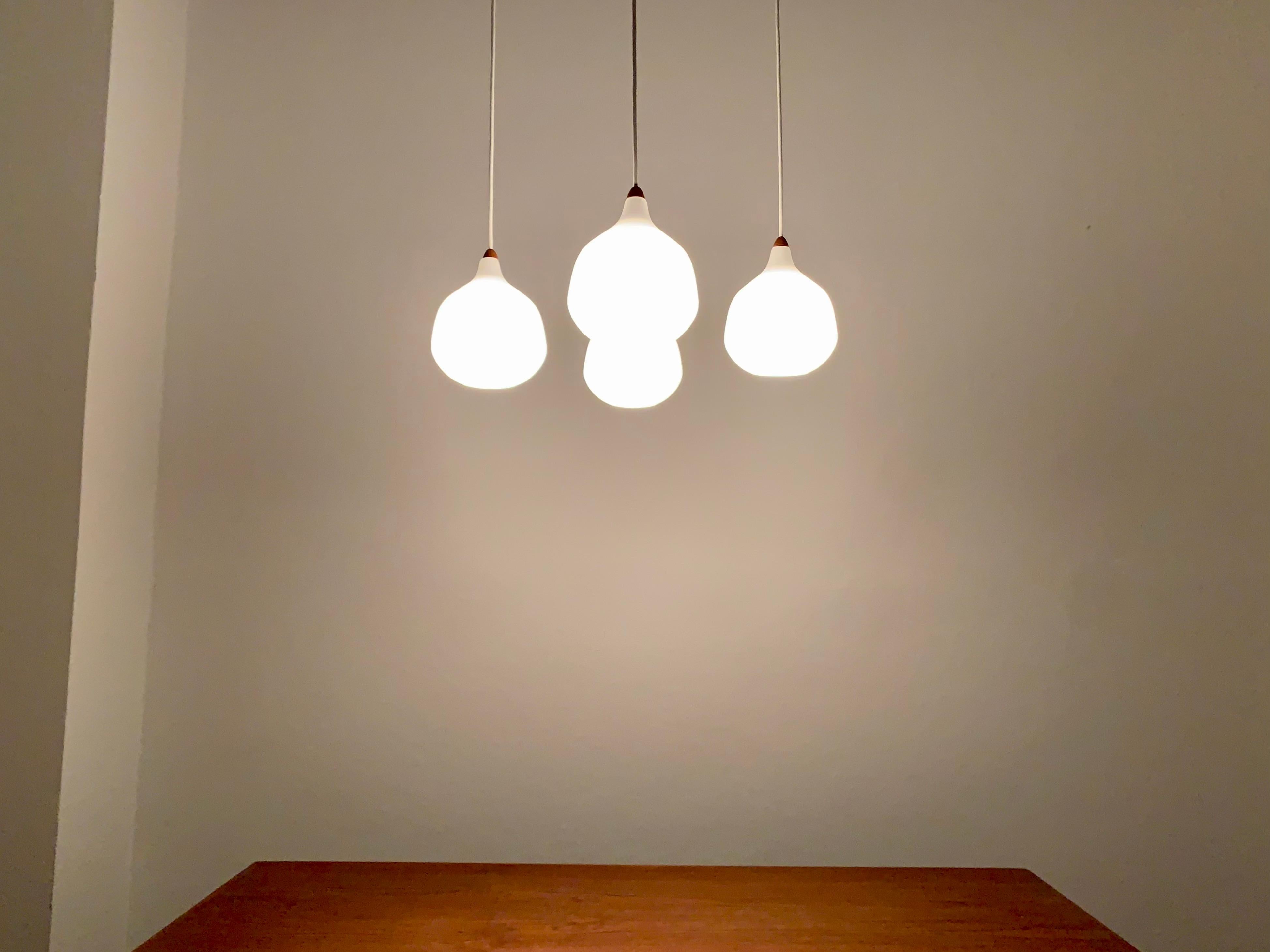 Lampe Opaline Cascade par Uno & Östen Kristiansson pour Luxus en vente 4