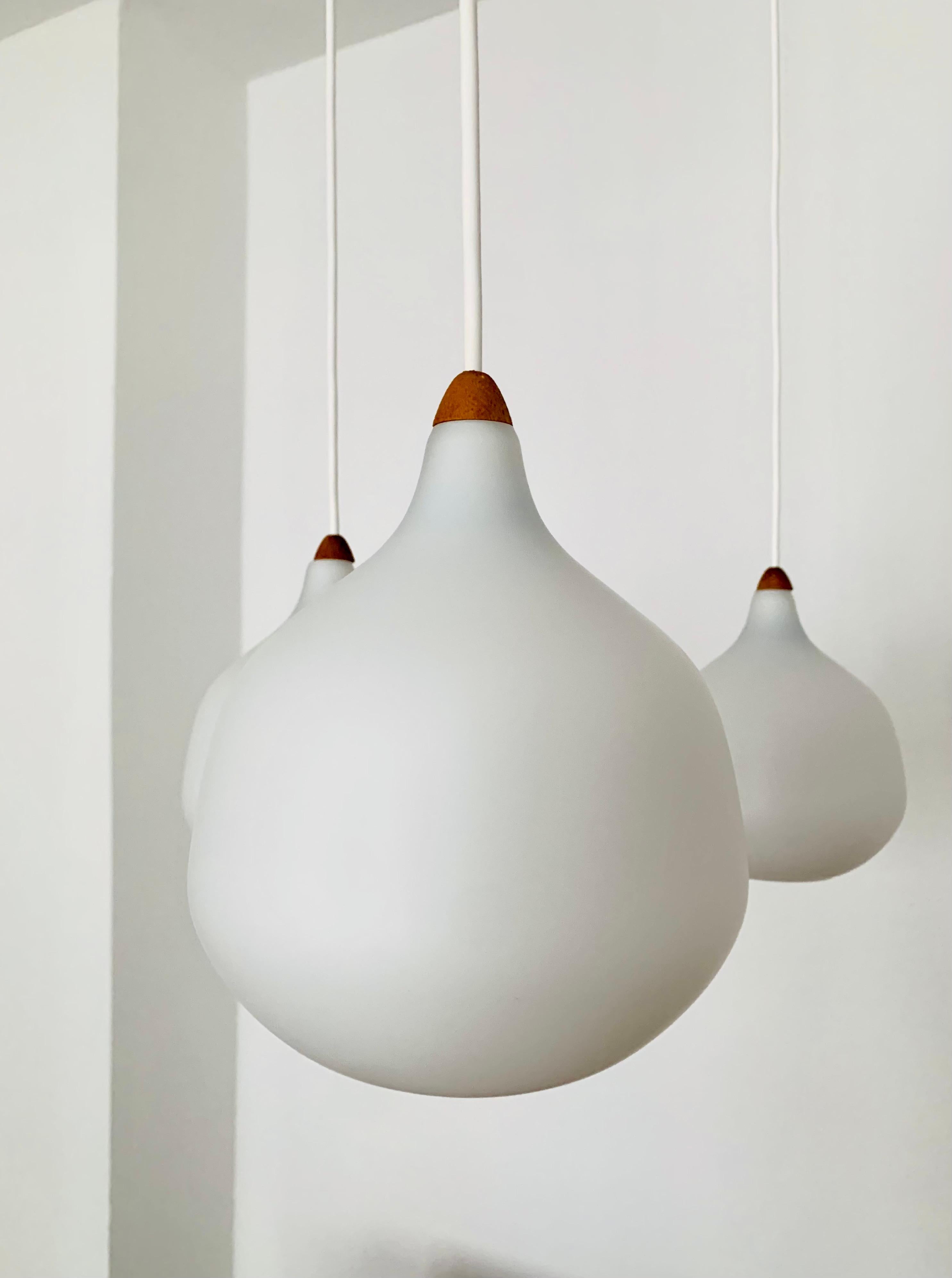Lampe Opaline Cascade par Uno & Östen Kristiansson pour Luxus en vente 1