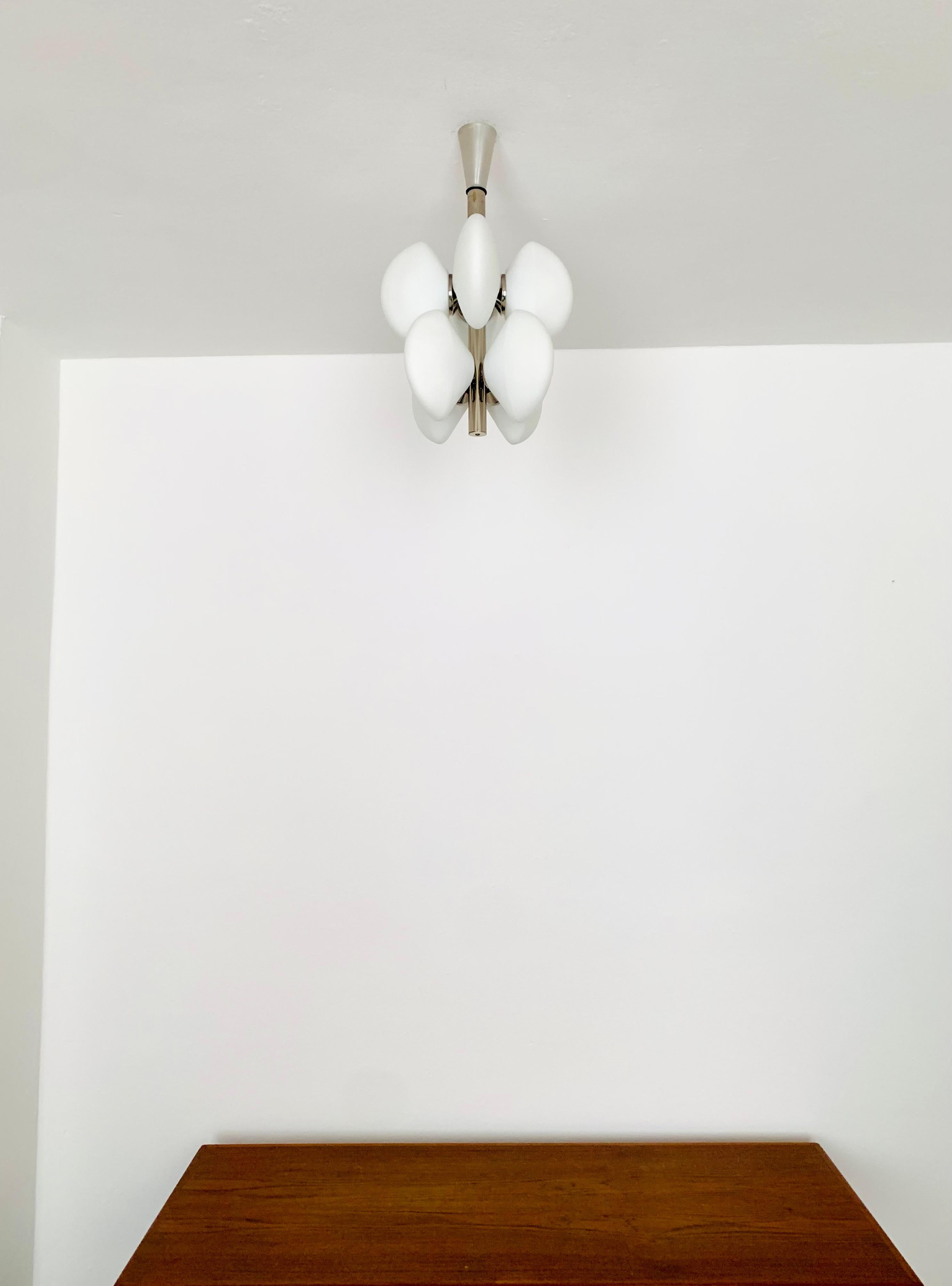 Opaline Chandelier In Good Condition For Sale In München, DE