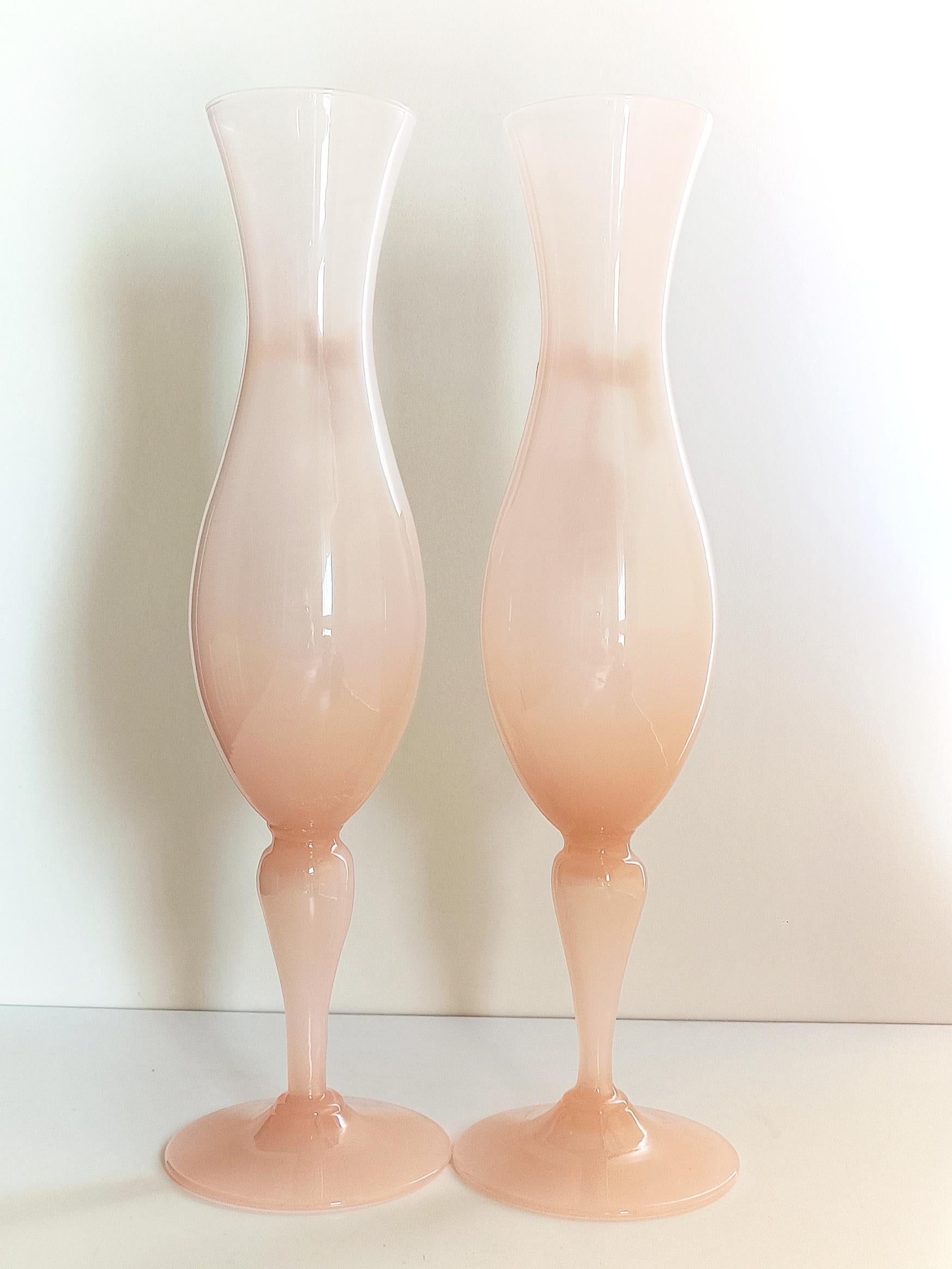 French Style Opaline Florence Glass Pair of Mid Century Cup-Vases, 1950s In Excellent Condition For Sale In VALENCIA, ES