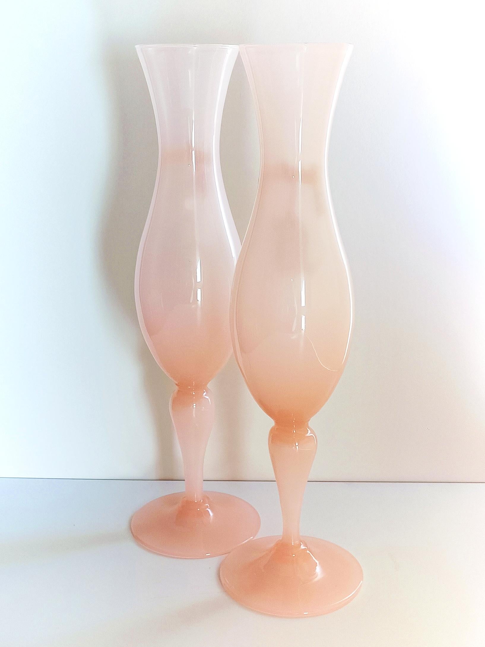 Mid-20th Century French Style Opaline Florence Glass Pair of Mid Century Cup-Vases, 1950s For Sale