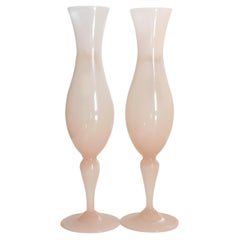 Paire de vases-tasses du milieu du siècle en verre Opaline florence de style français, années 1950