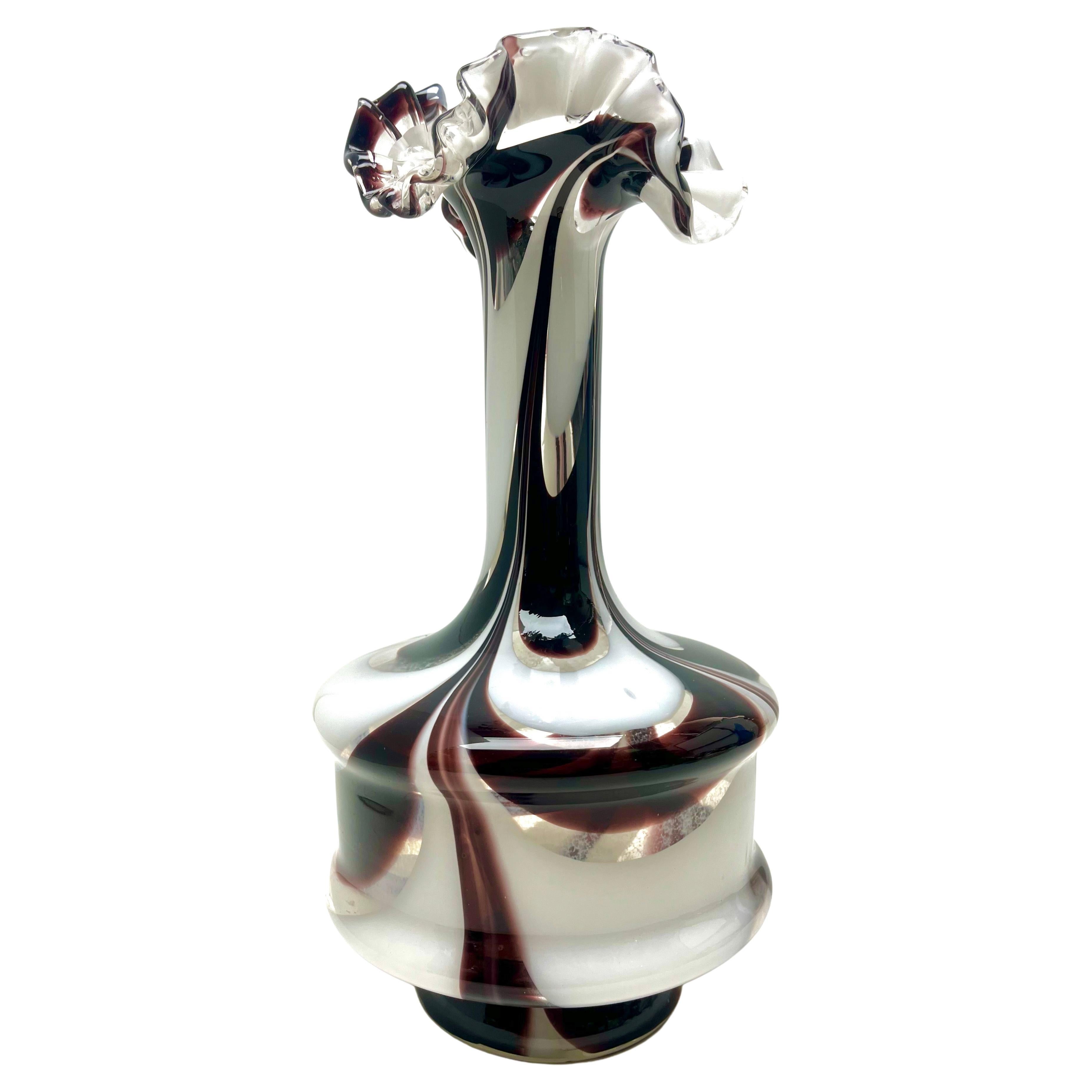 Opaline florence opalescente Violeta y blanco  Jarrón de vidrio artístico italiano
