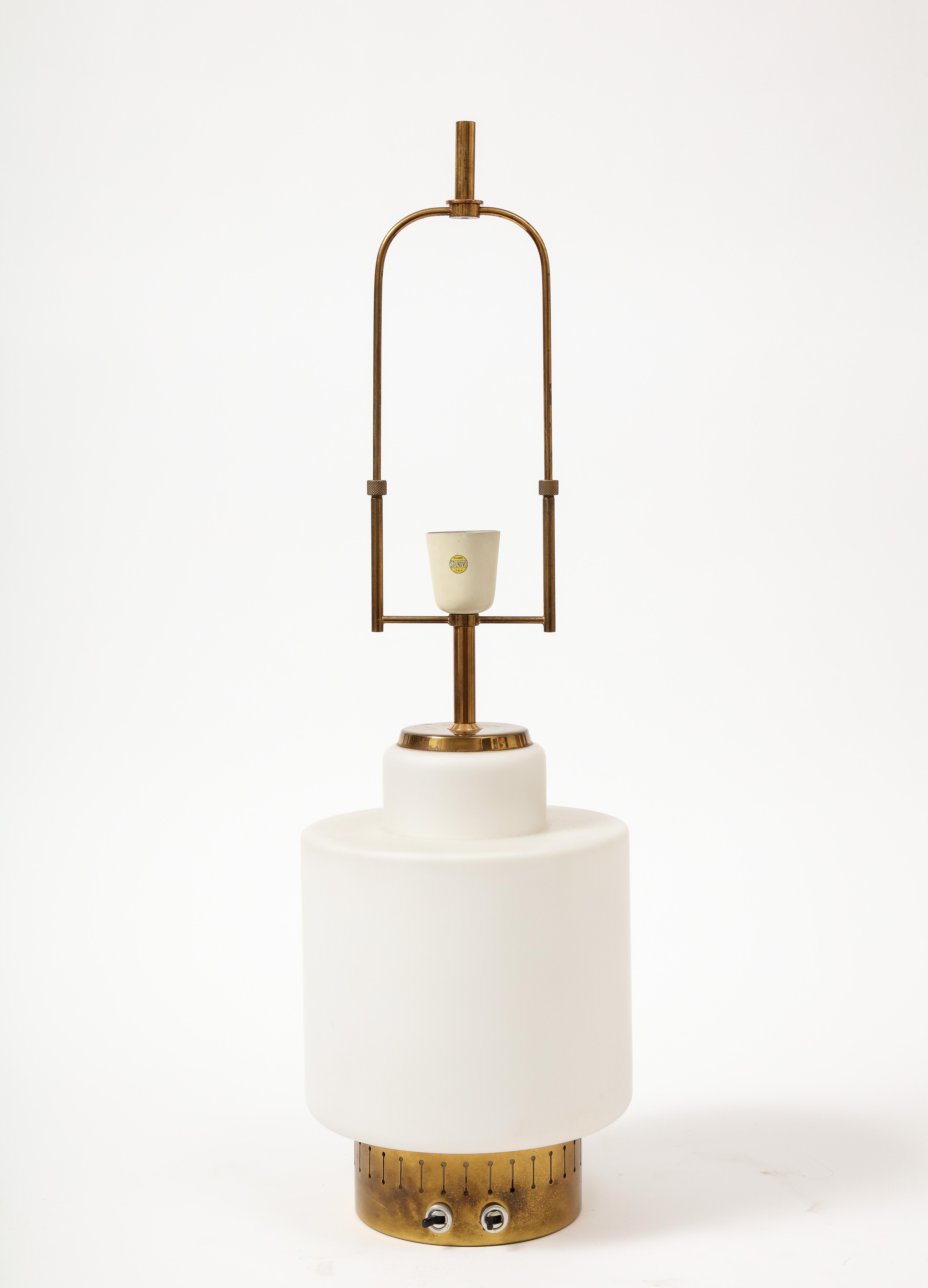 Opaline Glass and Brass Modernist Table Lamp by Stilnovo, Italy, c. 1950 For Sale 2