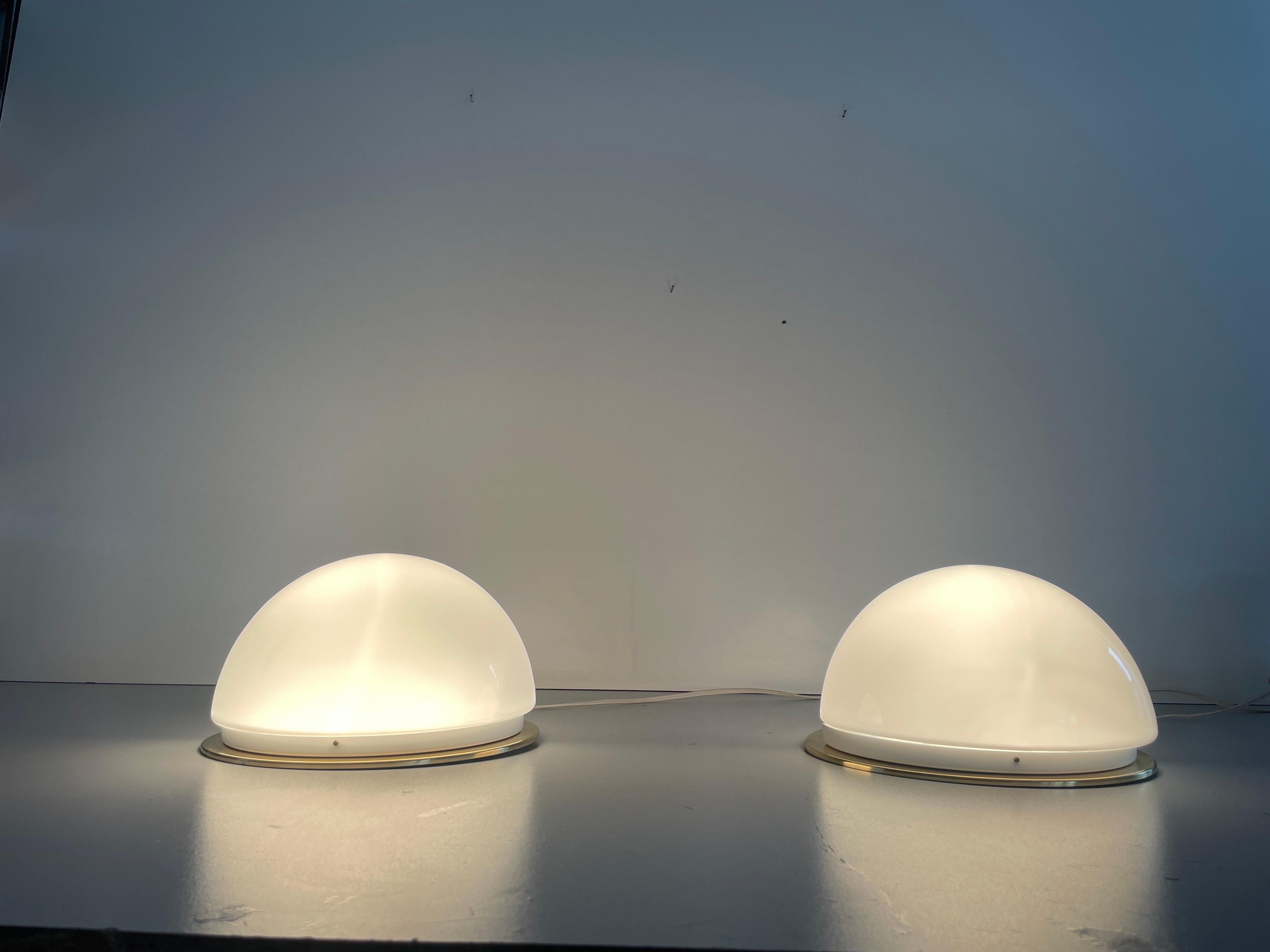 Opalglas und poliertes Messing Rundes Wandleuchterpaar, 1960er Jahre, Deutschland im Angebot 11