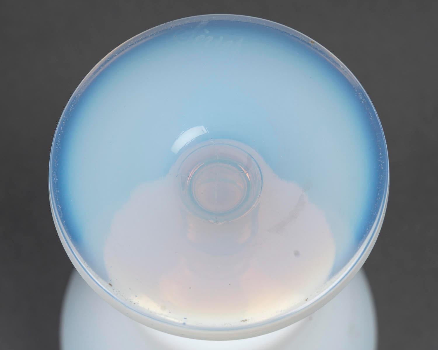 Verre opalin, calice du XIXe siècle, période Napoléon III. en vente 3