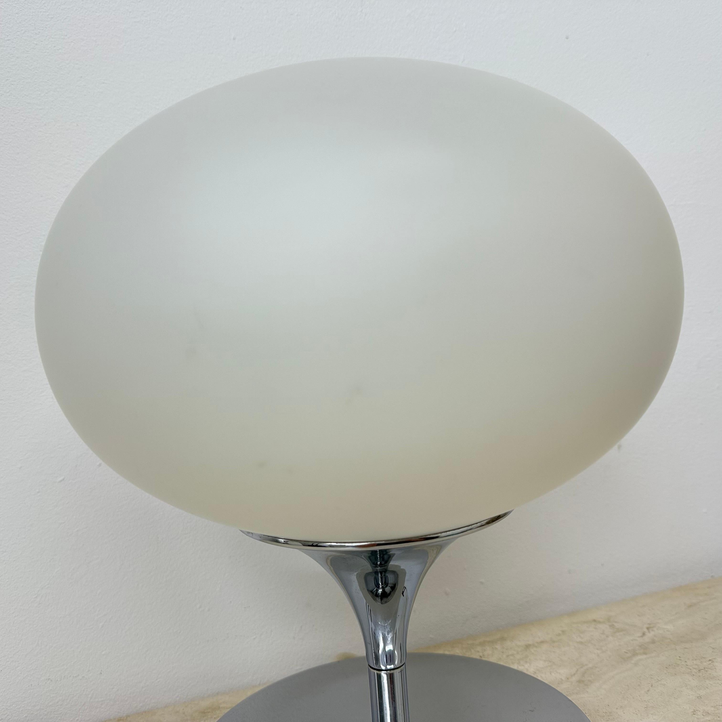 Lampe Space A Age en verre opalin, acier chromé et fonte par Kaiser Leuchten, 1970' en vente 6