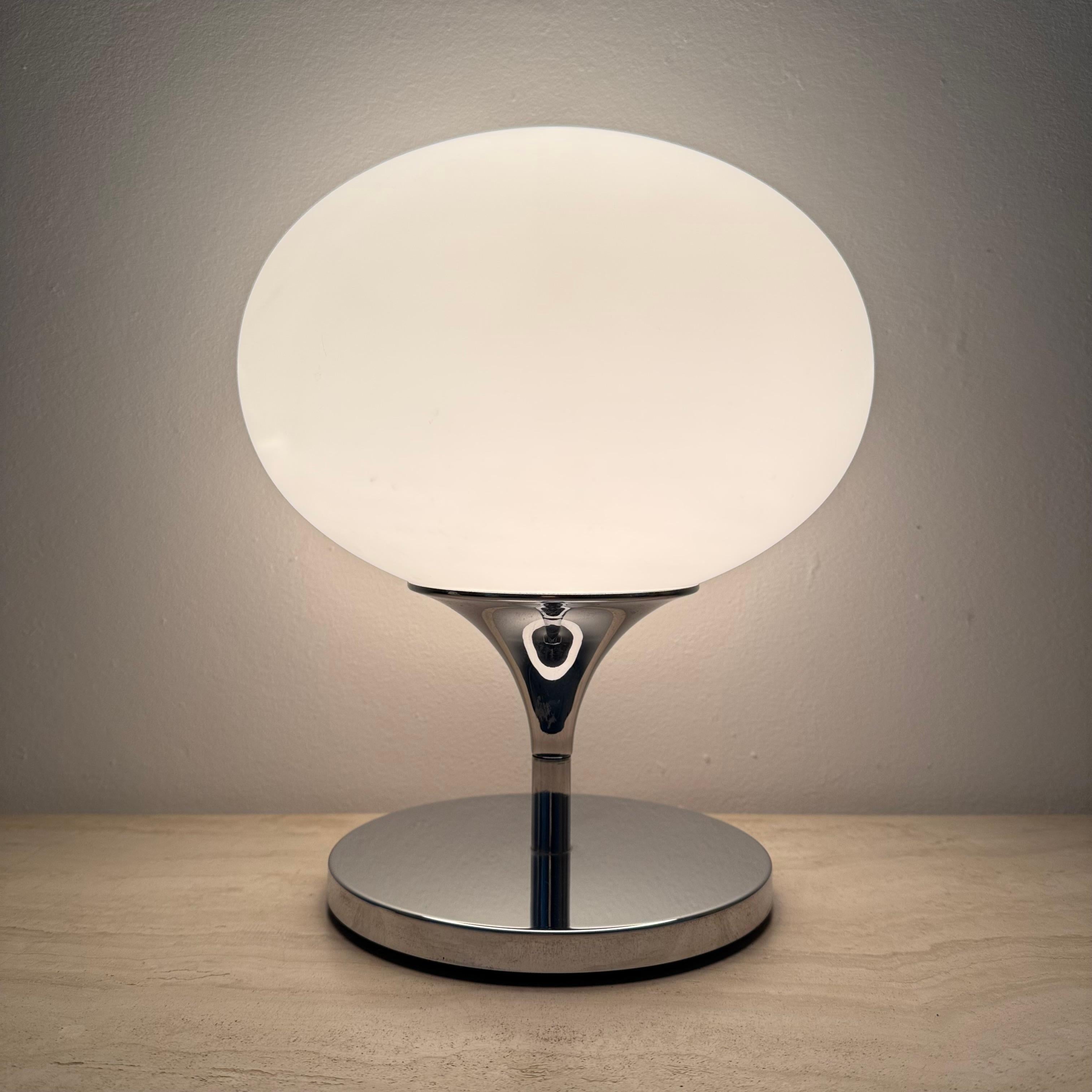 Lampe Space A Age en verre opalin, acier chromé et fonte par Kaiser Leuchten, 1970' en vente 10