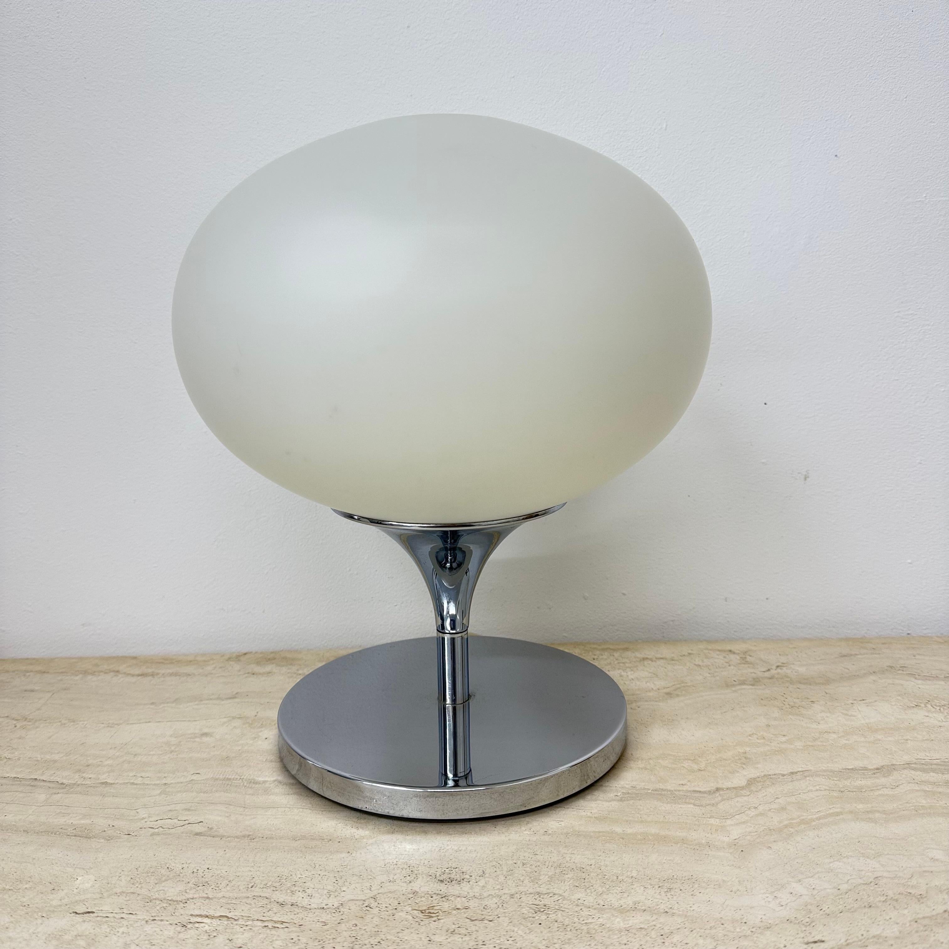 Lampe Space A Age en verre opalin, acier chromé et fonte par Kaiser Leuchten, 1970' en vente 1