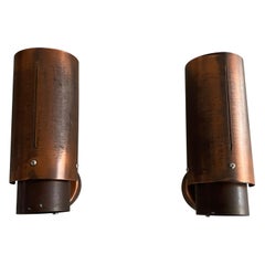 Pareja de apliques de exterior industriales de vidrio opalino y cobre de Bega, años 80 Alemania Pareja de apliques de exterior industriales de vidrio opalino y cobre de Bega, años 80 Alemania