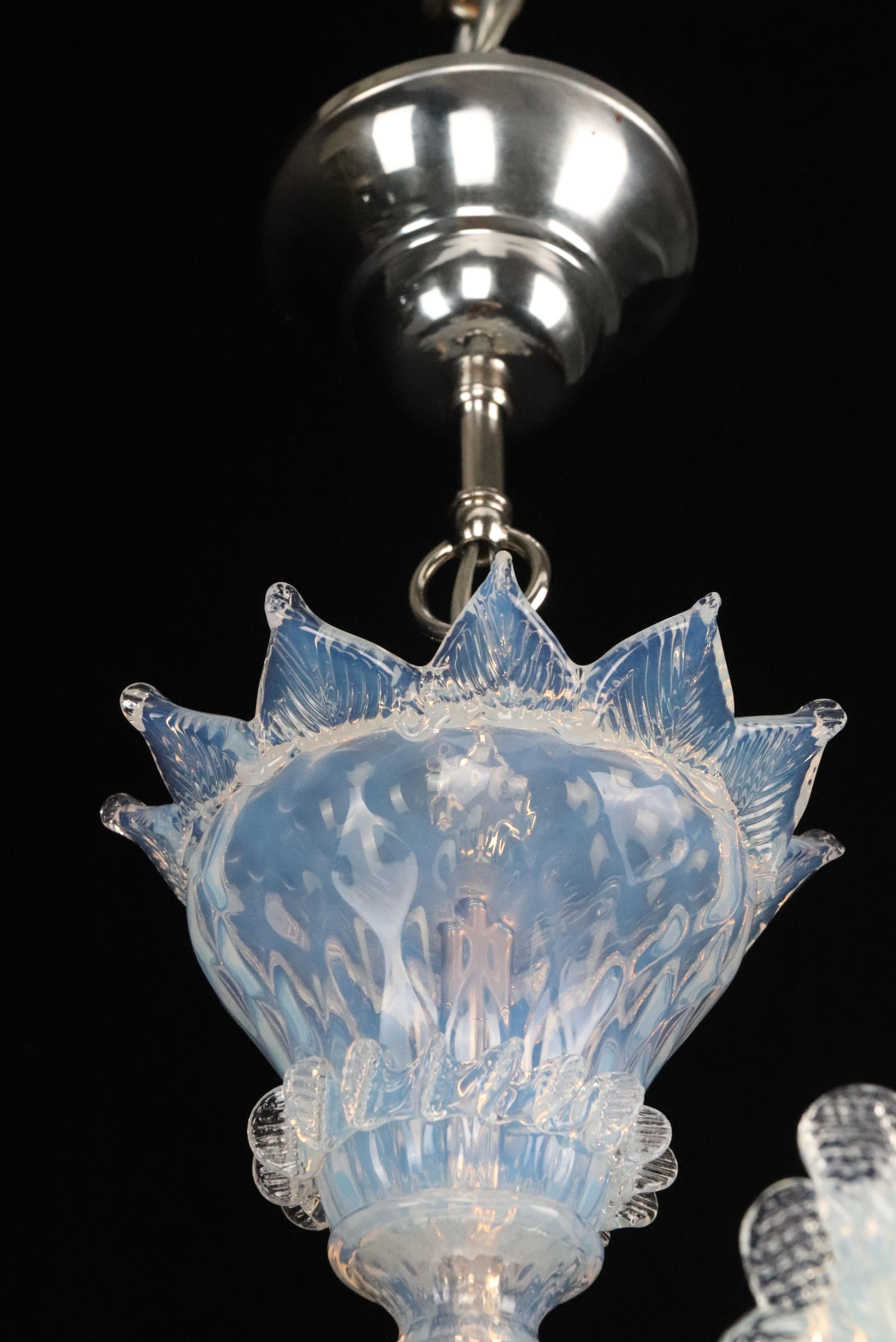 Lámpara de cristal opalino de Murano de cinco brazos en venta 8