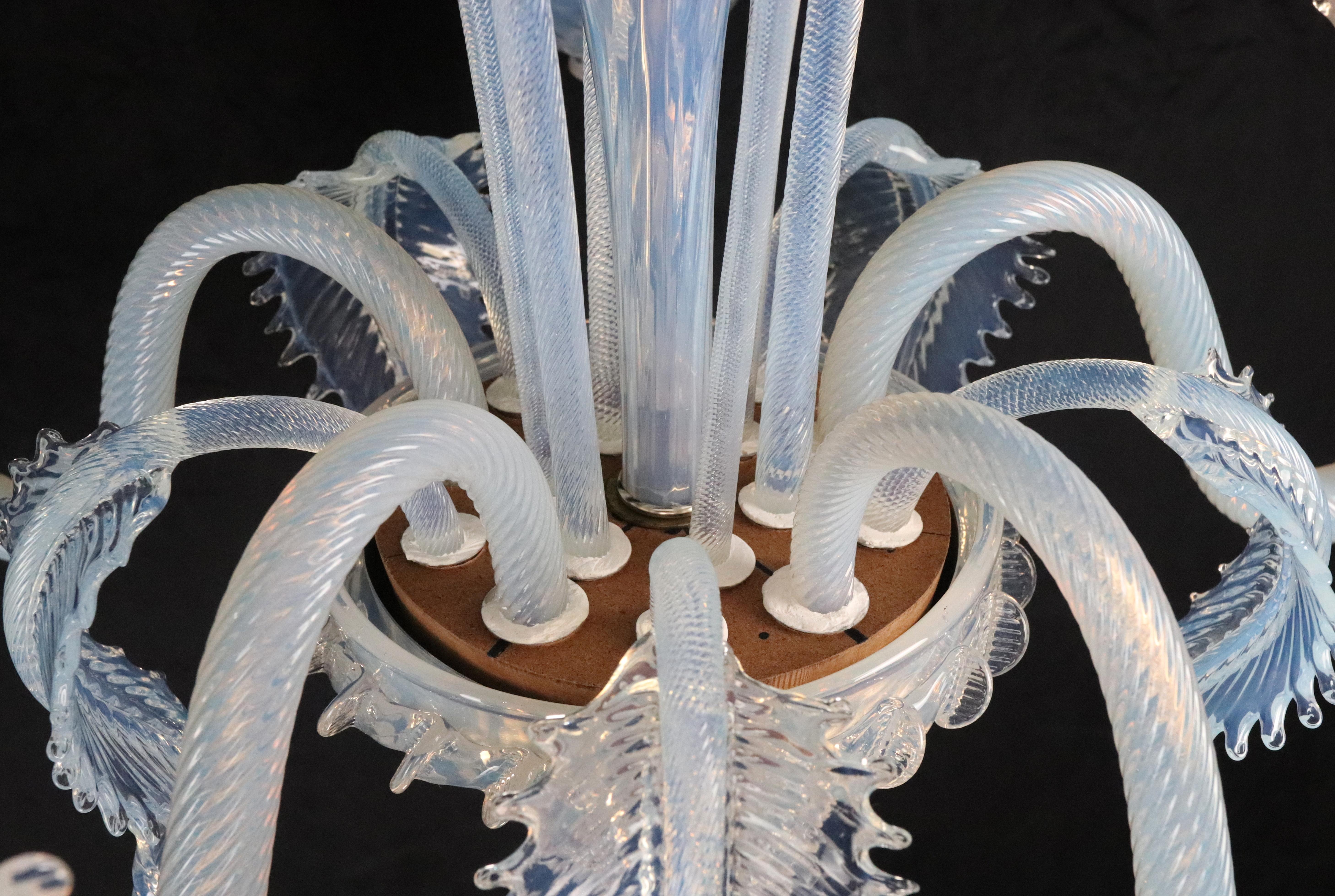 Lámpara de cristal opalino de Murano de cinco brazos en venta 9