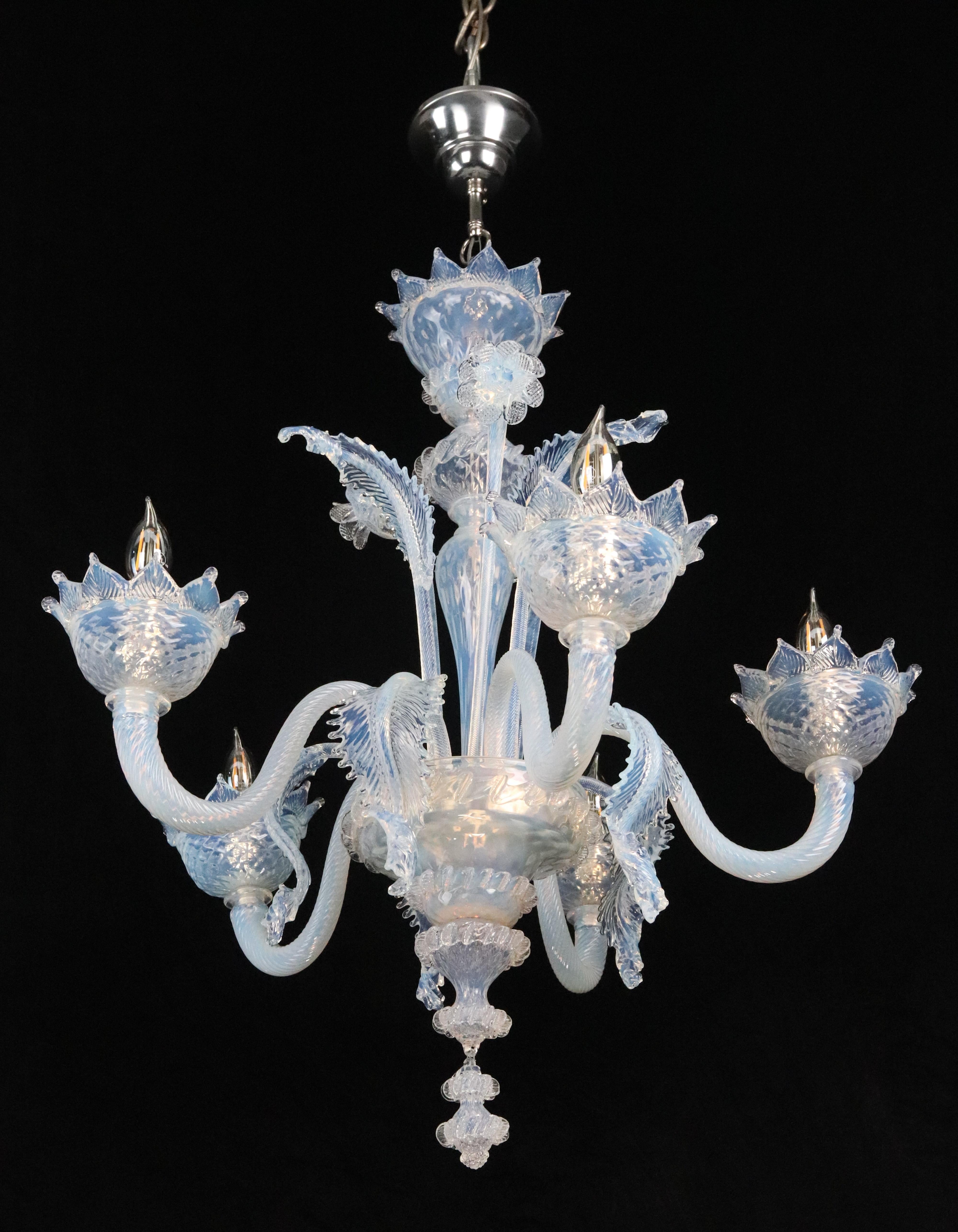 Lámpara de cristal opalino de Murano de cinco brazos Italiano en venta