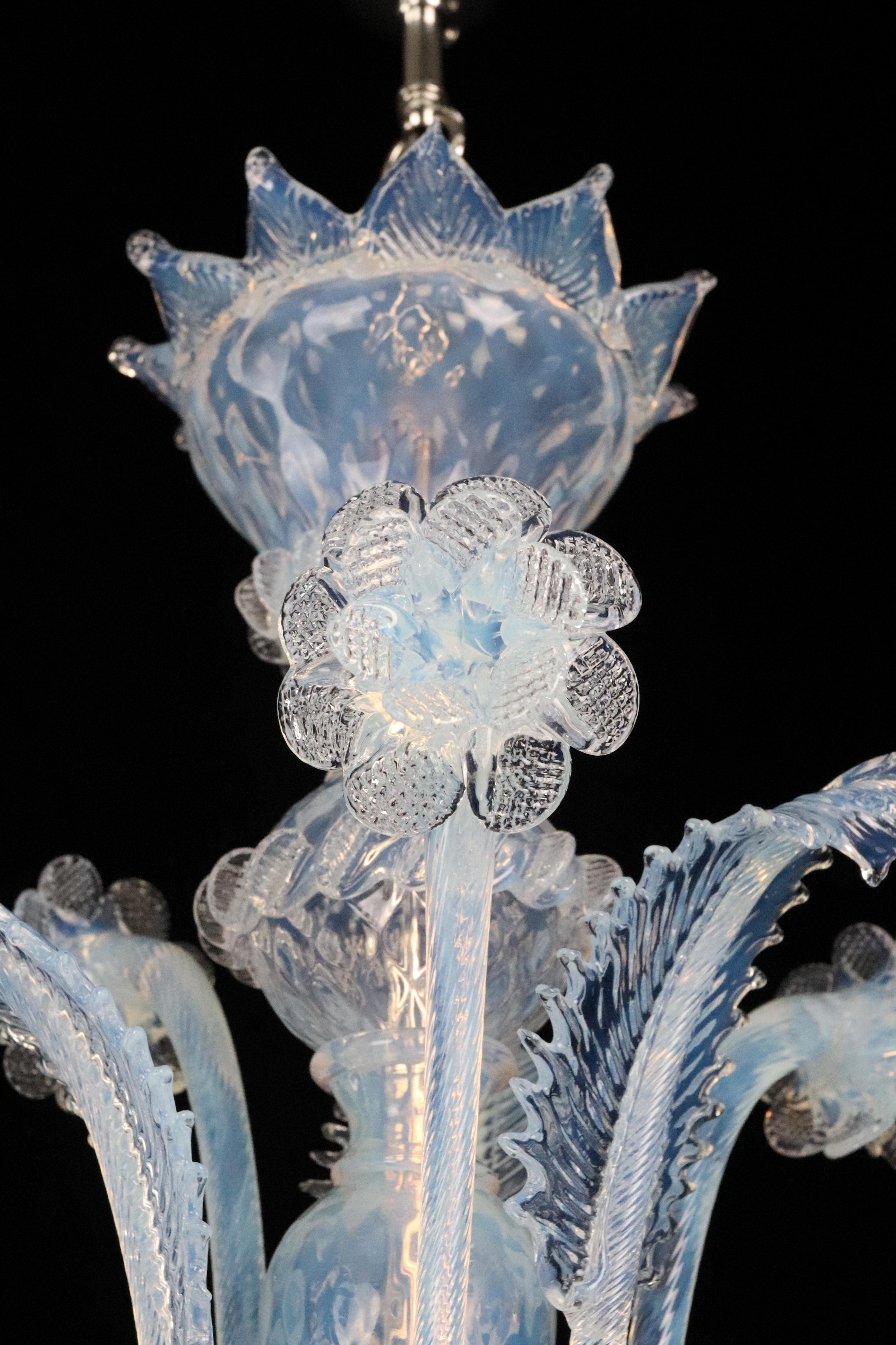 Lámpara de cristal opalino de Murano de cinco brazos en venta 2