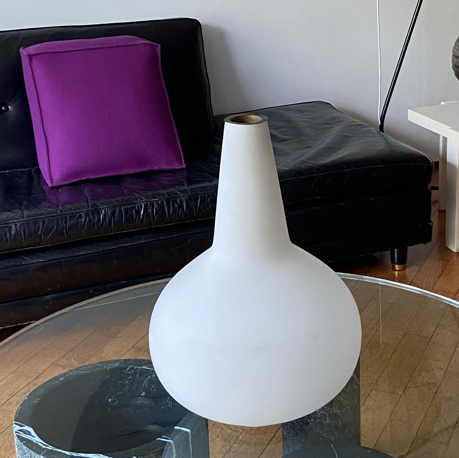 Lámpara de mesa y jarrón OMAI de Max Ingrand para Fontane Arte Metal en venta
