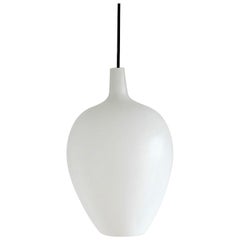 Lampe à suspensionmpe en verre opalin 'Pompe' de Jo Hammerborg pour Fog & Mrup, Danemark