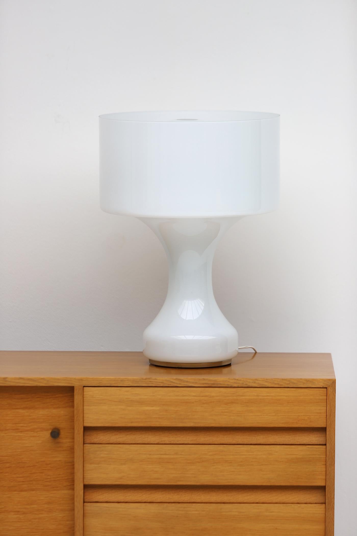Lampada da tavolo Sebenica in vetro opalino di Enrico Capuzzo per Vistosi, Italia 1962 8