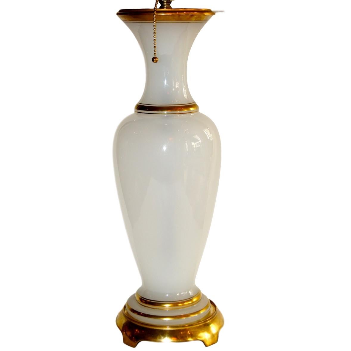 Opaline Glass Table Lamp In Good Condition For Sale In New York, NY