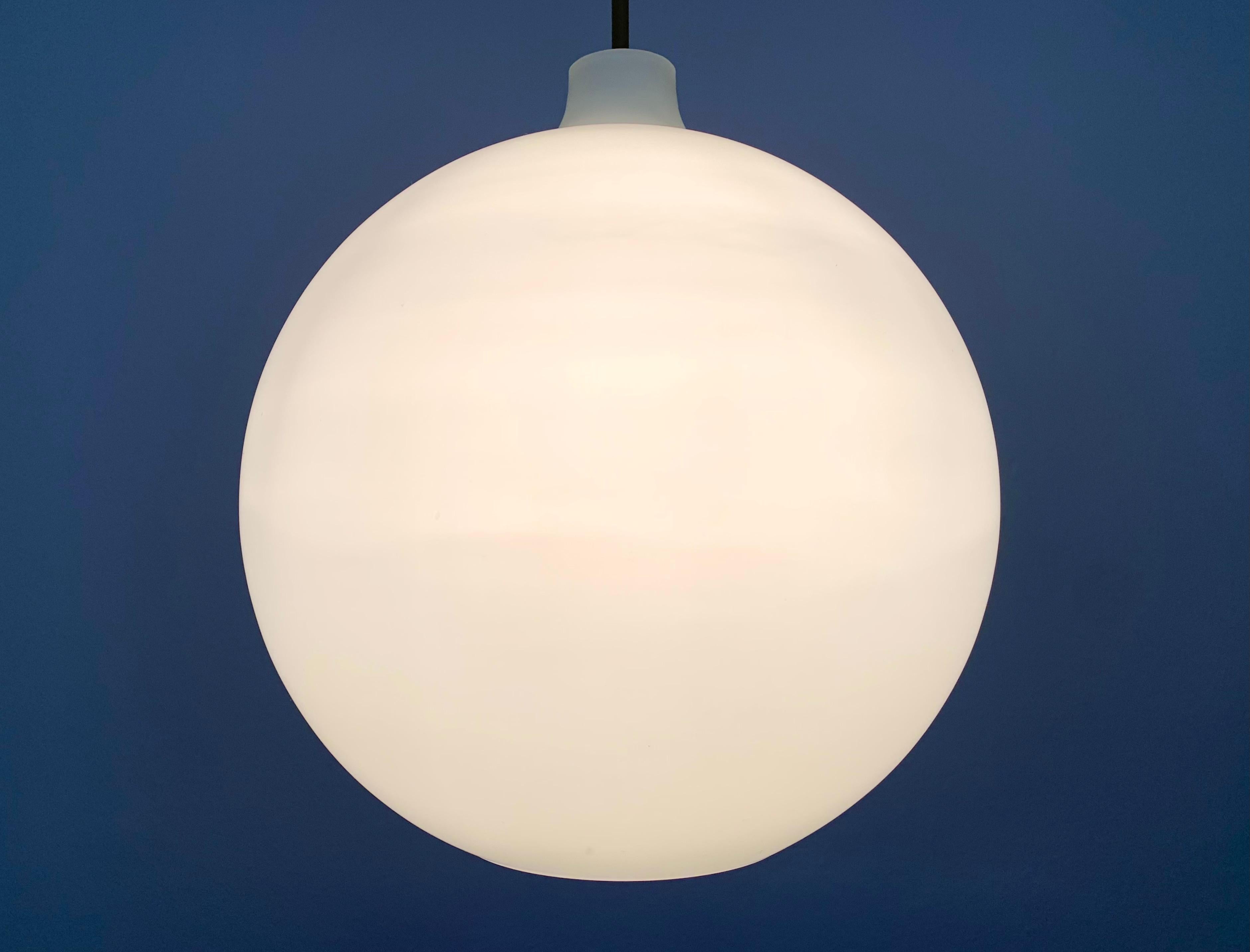 Opaline Lamp by Aloys Gangkofner for Peill and Putzler For Sale 2