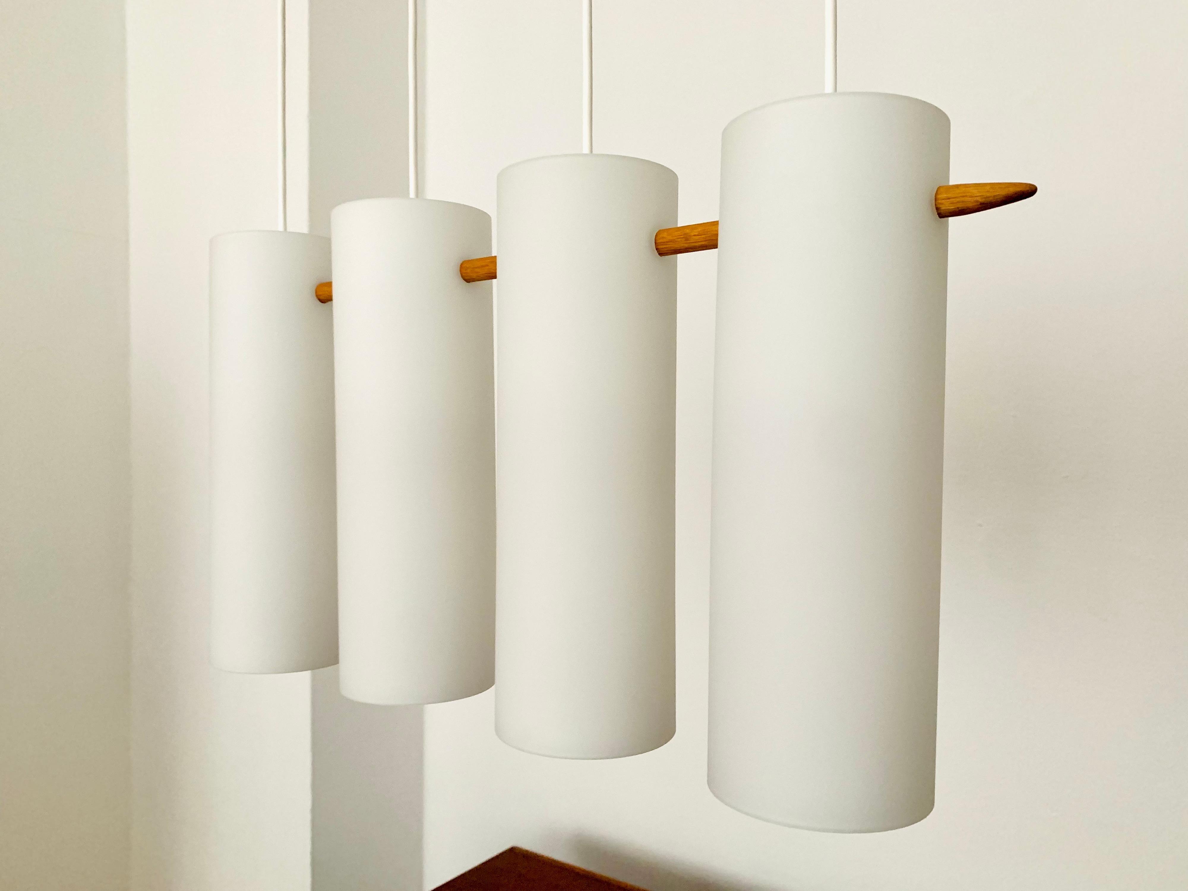 Milieu du XXe siècle Lampe Opaline par Uno et Östen Kristiansson pour Luxus en vente