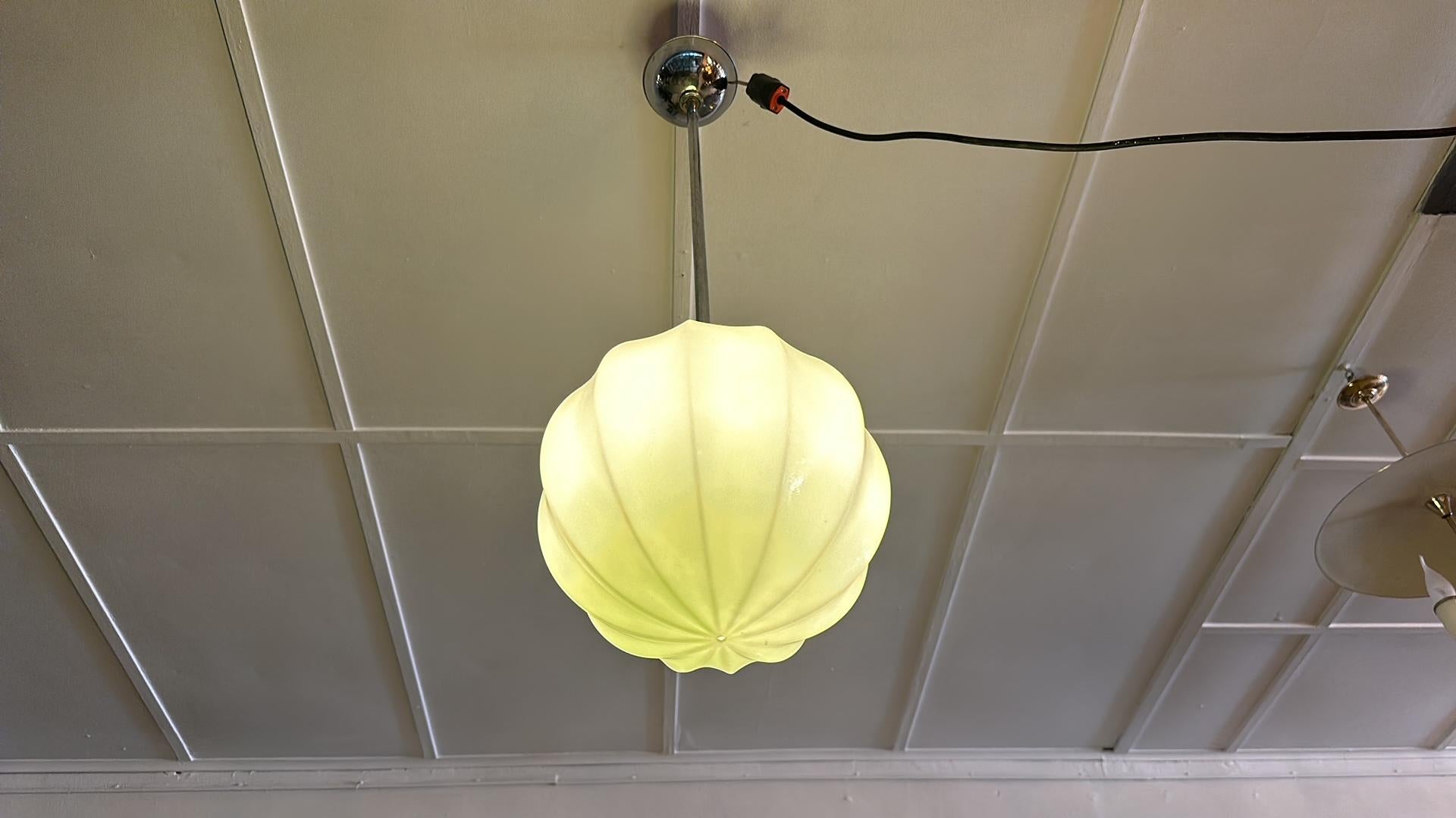 Opaline lamp that imitates Chinese balloons, 1930, Art Deco, German  6