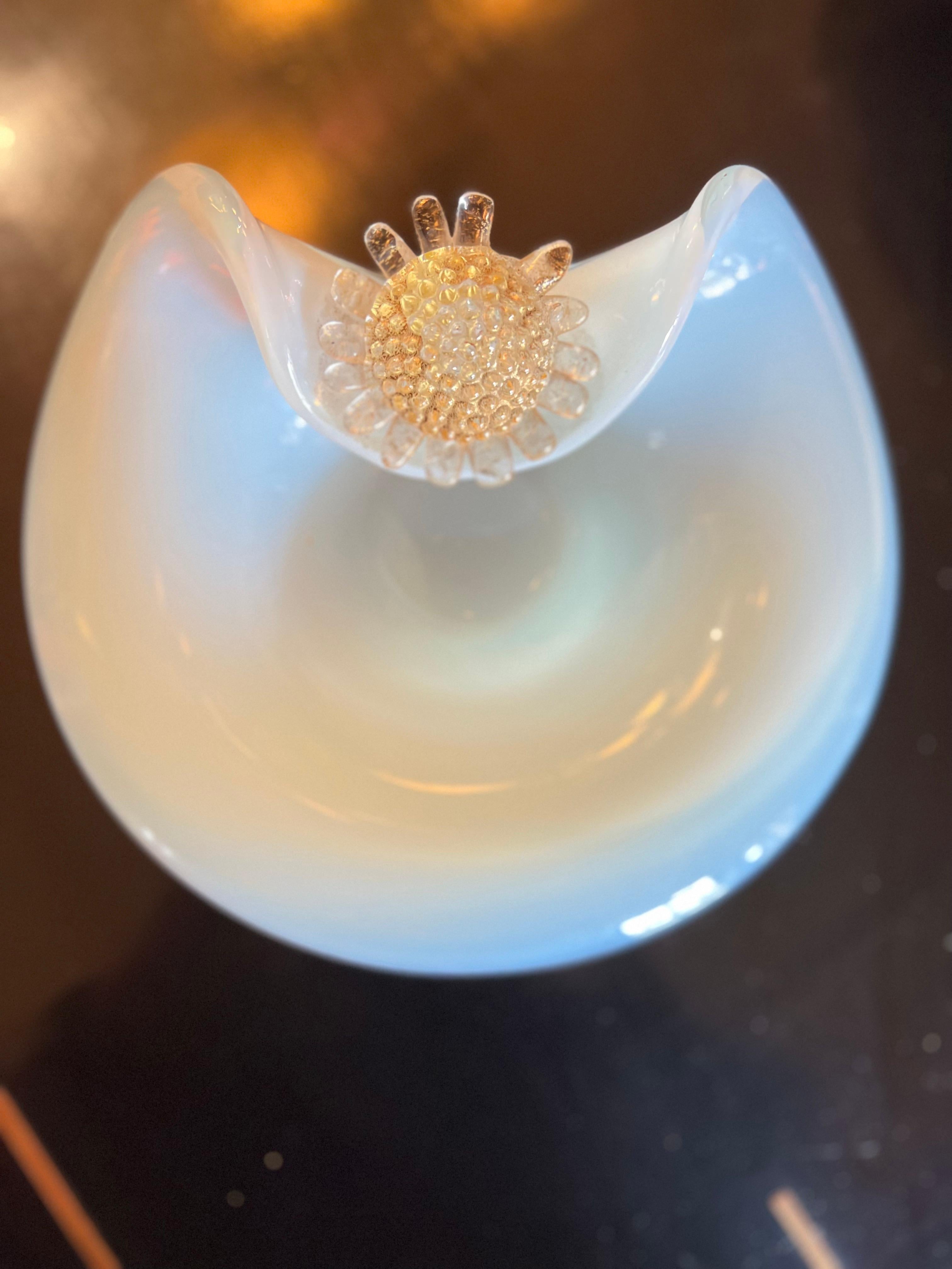 Opaline Murano Dish or Bowl with 24k Gold Flower Detail For Sale 2
