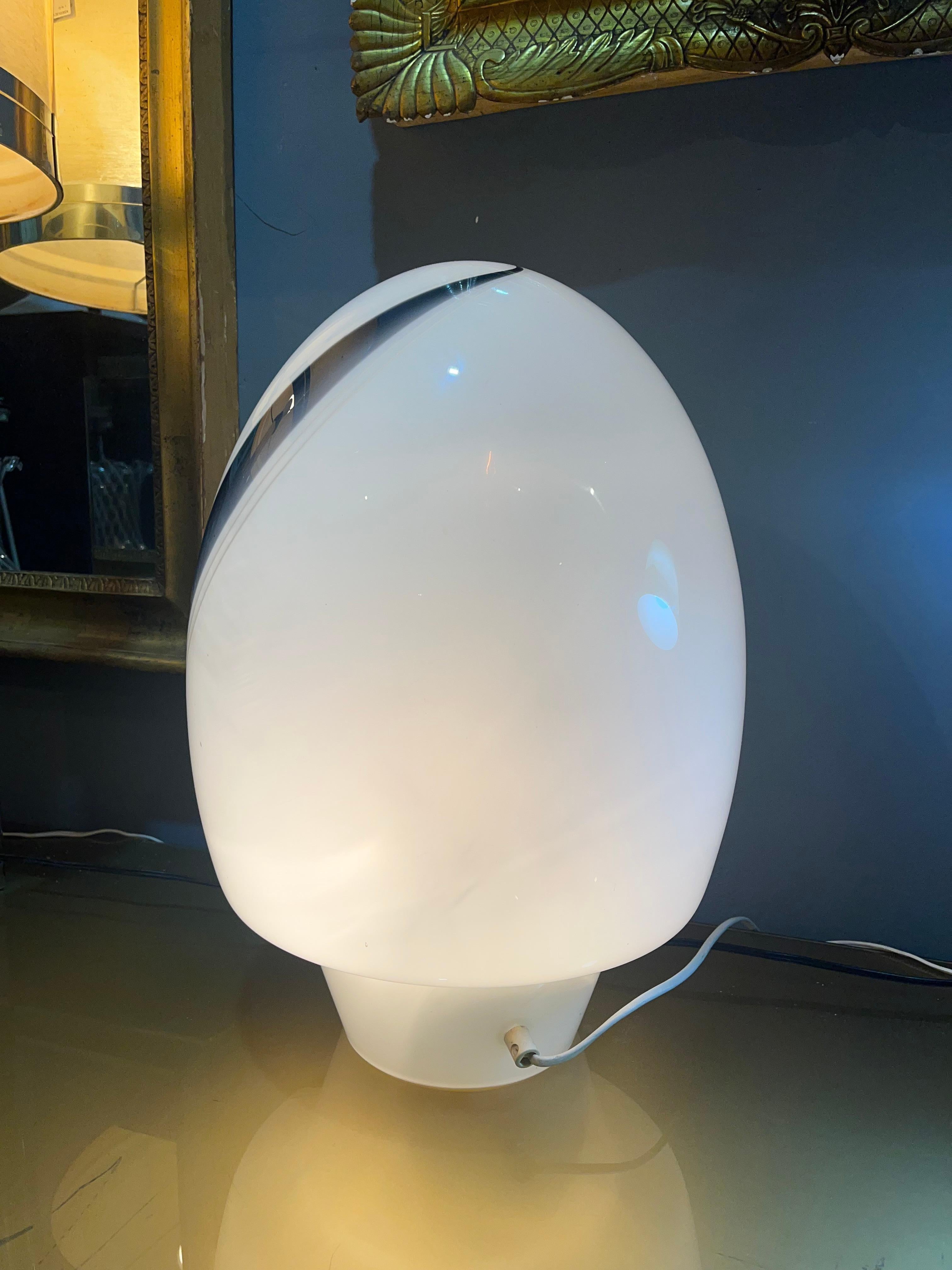 lampara de cristal opalino de murano de los años 80 por los maestros vidrieros de murano en venta 1