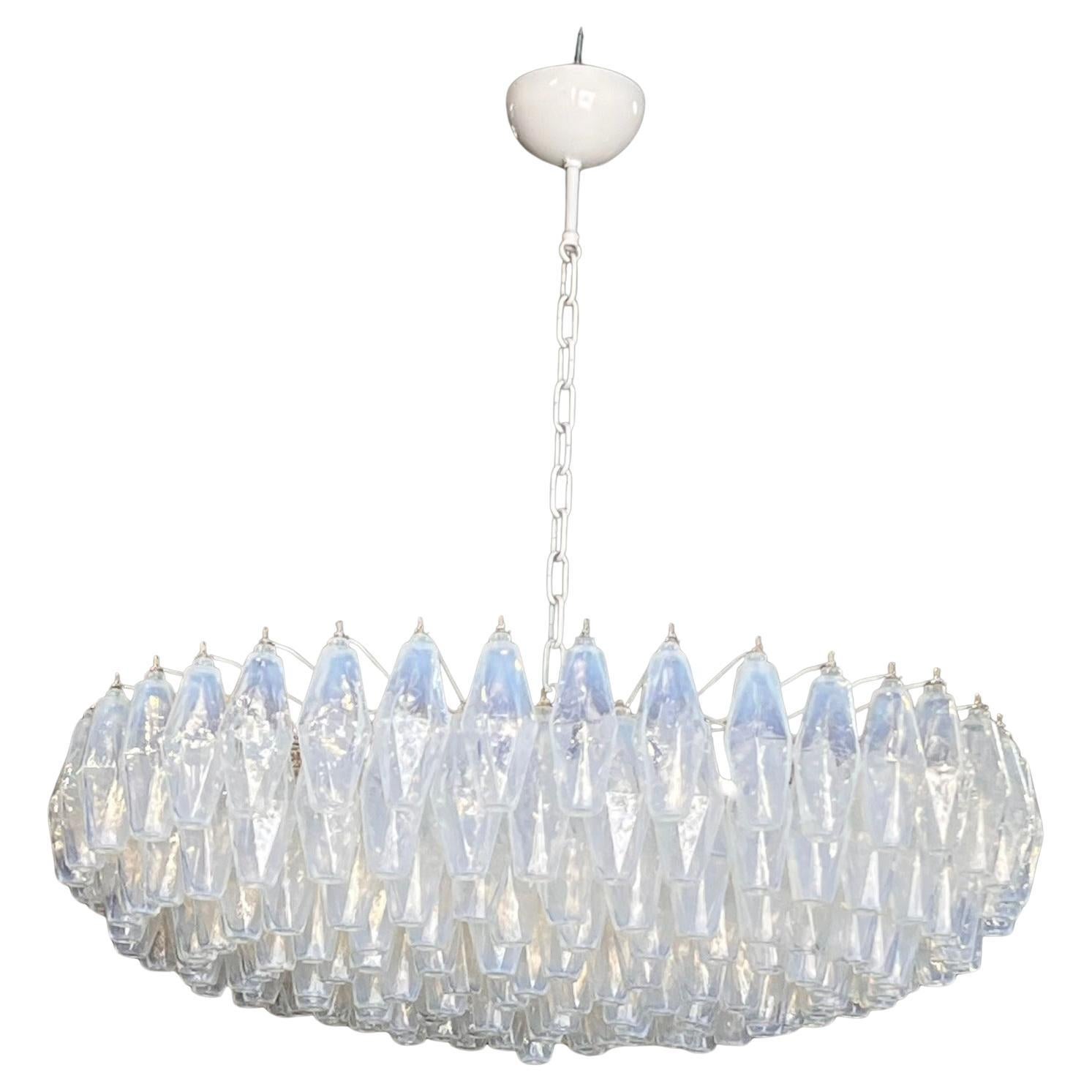 Lustre polyédrique en verre opalin de Murano par Alberto Donà en vente